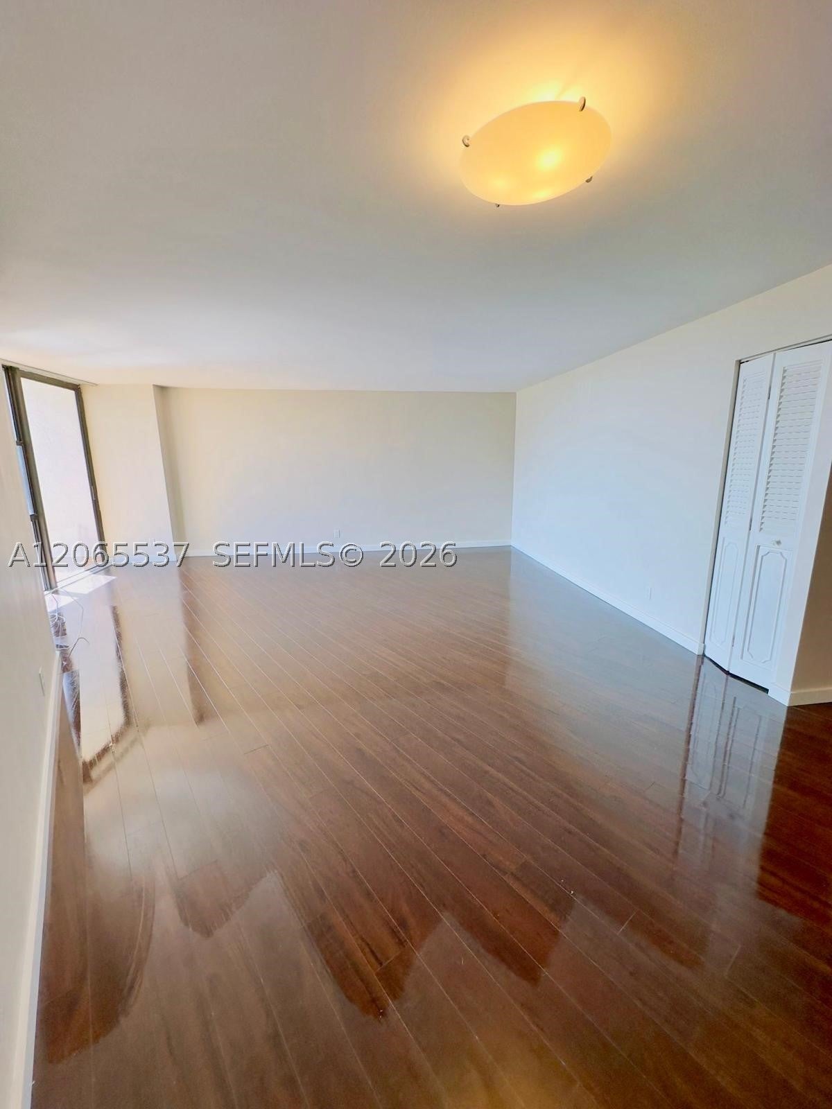 800 Parkview Dr 611