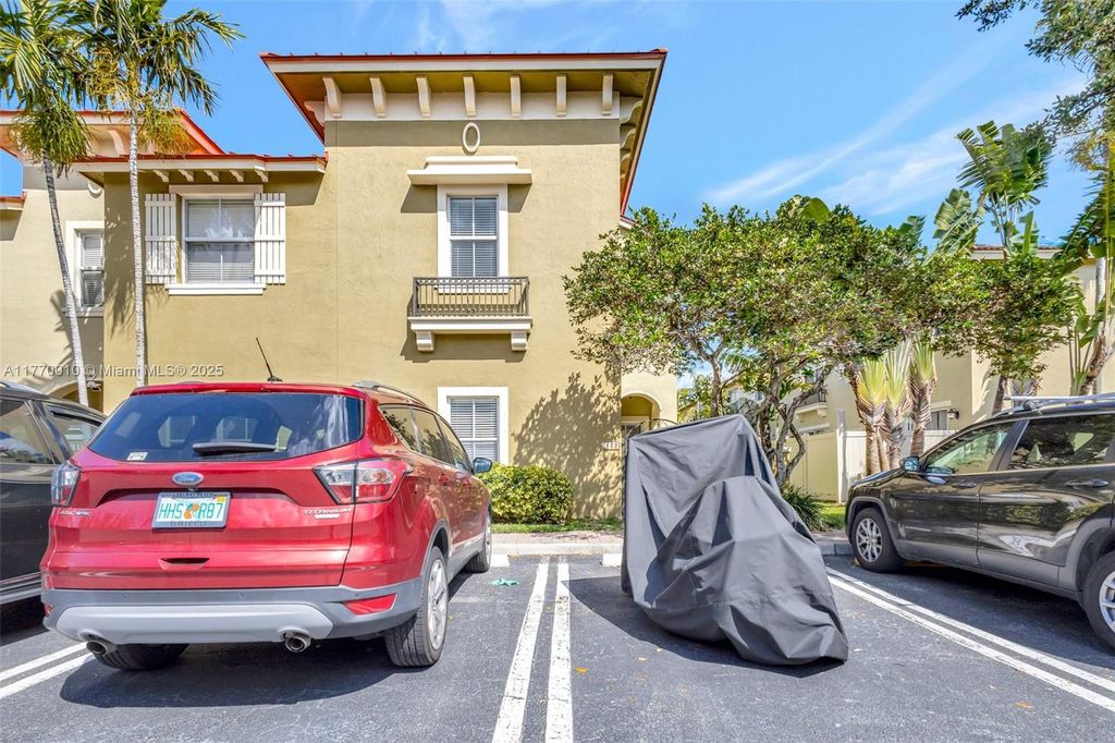 Photo of 132 Lake Monterey Cir, Boynton Beach, FL 33426 (MLS # A11770010)