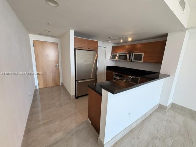 VIZCAYNE SOUTH CONDO - Residential Lease