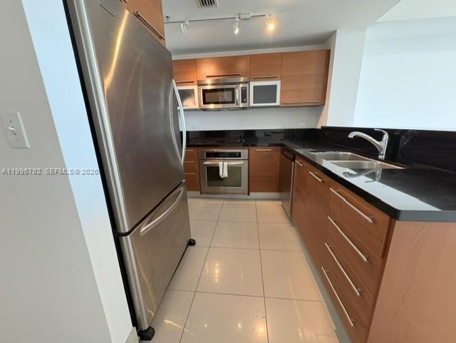 VIZCAYNE SOUTH CONDO - Residential Lease