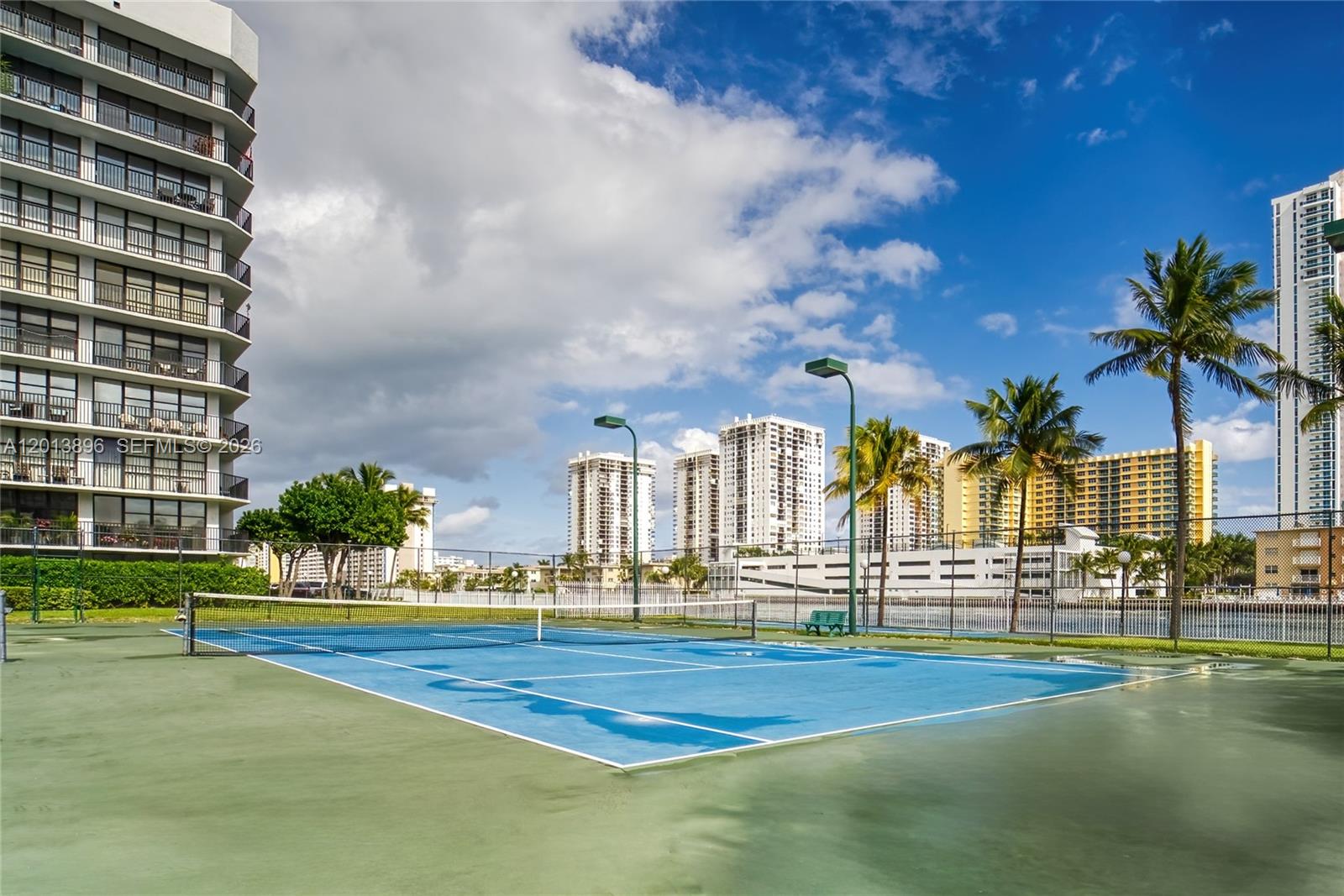 OCEANVIEW PARK CONDO - Residential Lease