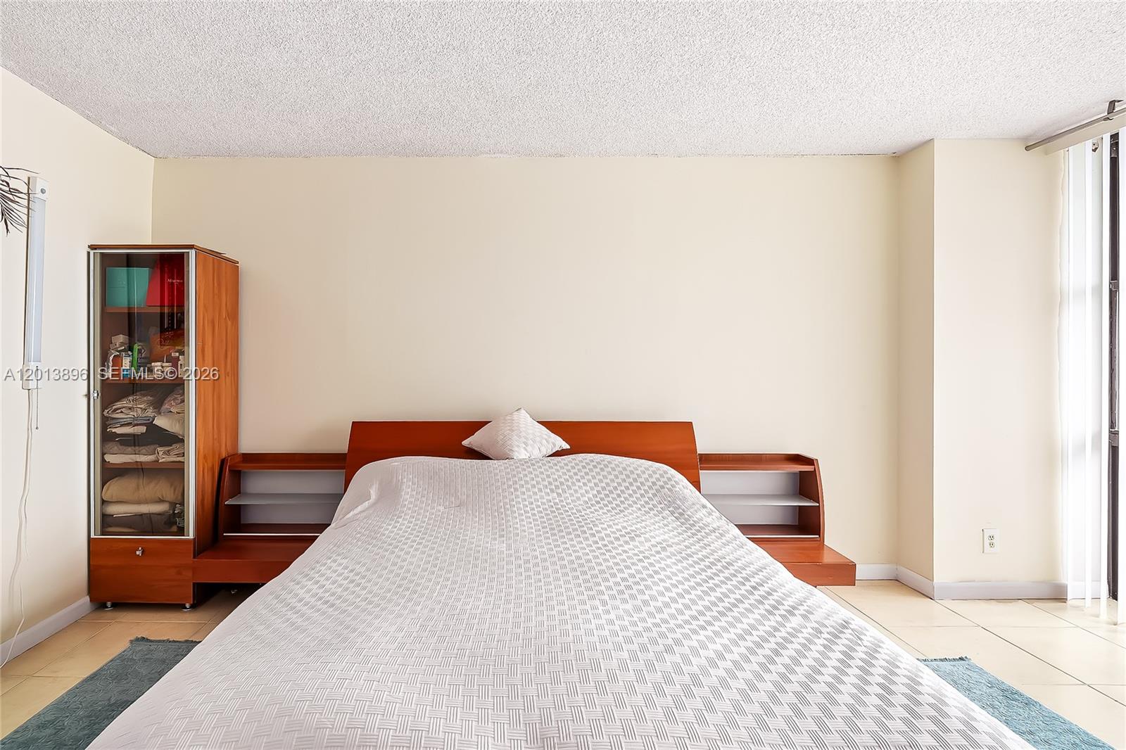 OCEANVIEW PARK CONDO - Residential Lease