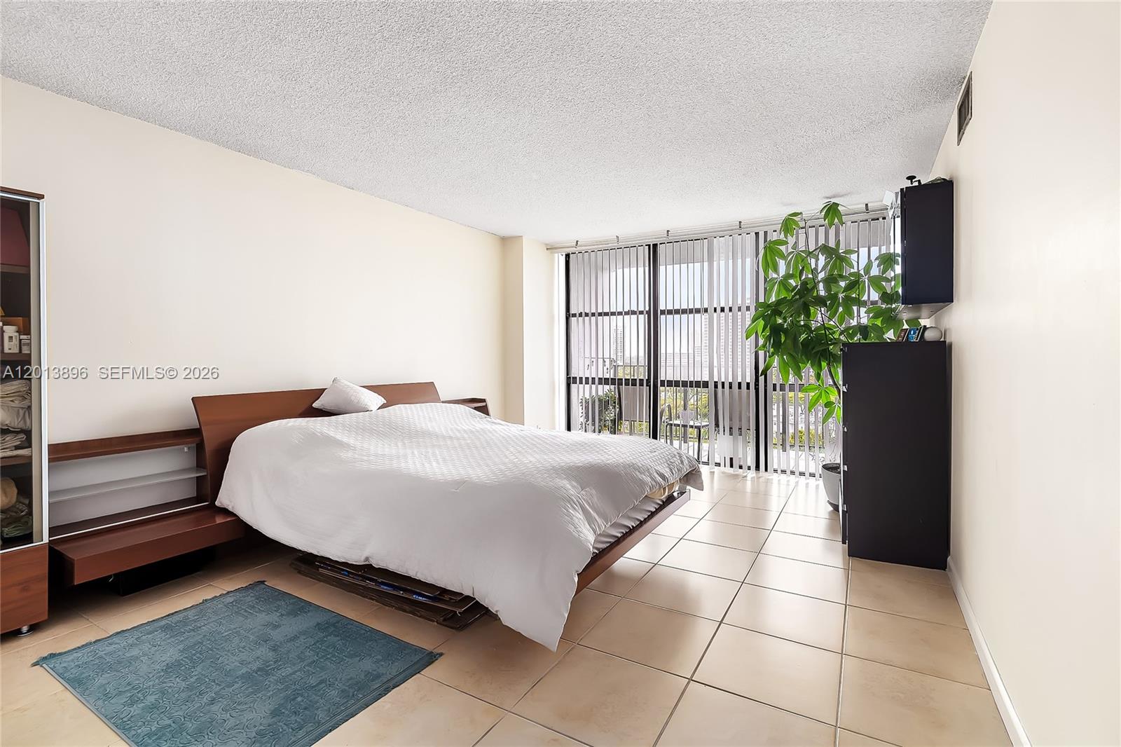 OCEANVIEW PARK CONDO - Residential Lease