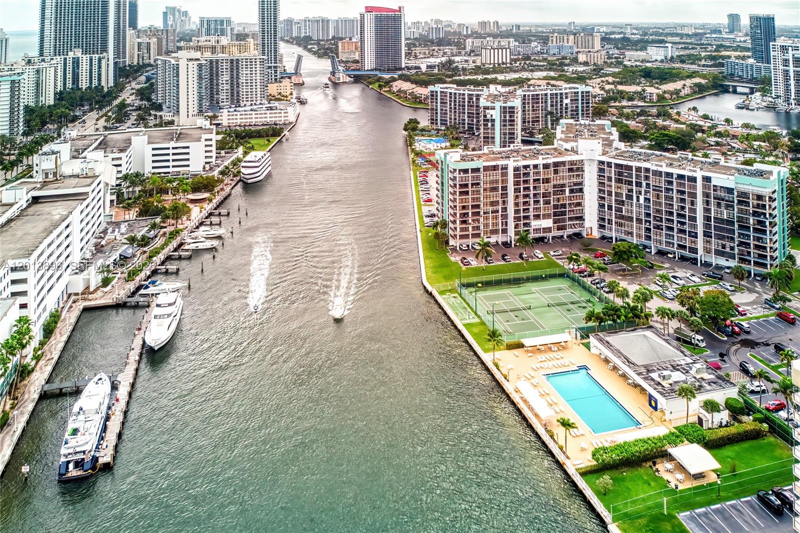 OCEANVIEW PARK CONDO - Residential Lease
