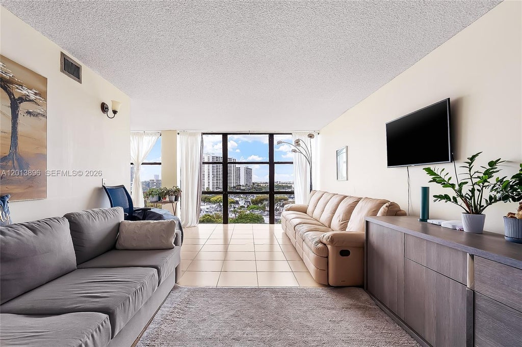 Photo of 800 Parkview Dr #901, Hallandale Beach, FL 33009 (MLS # A12013896)