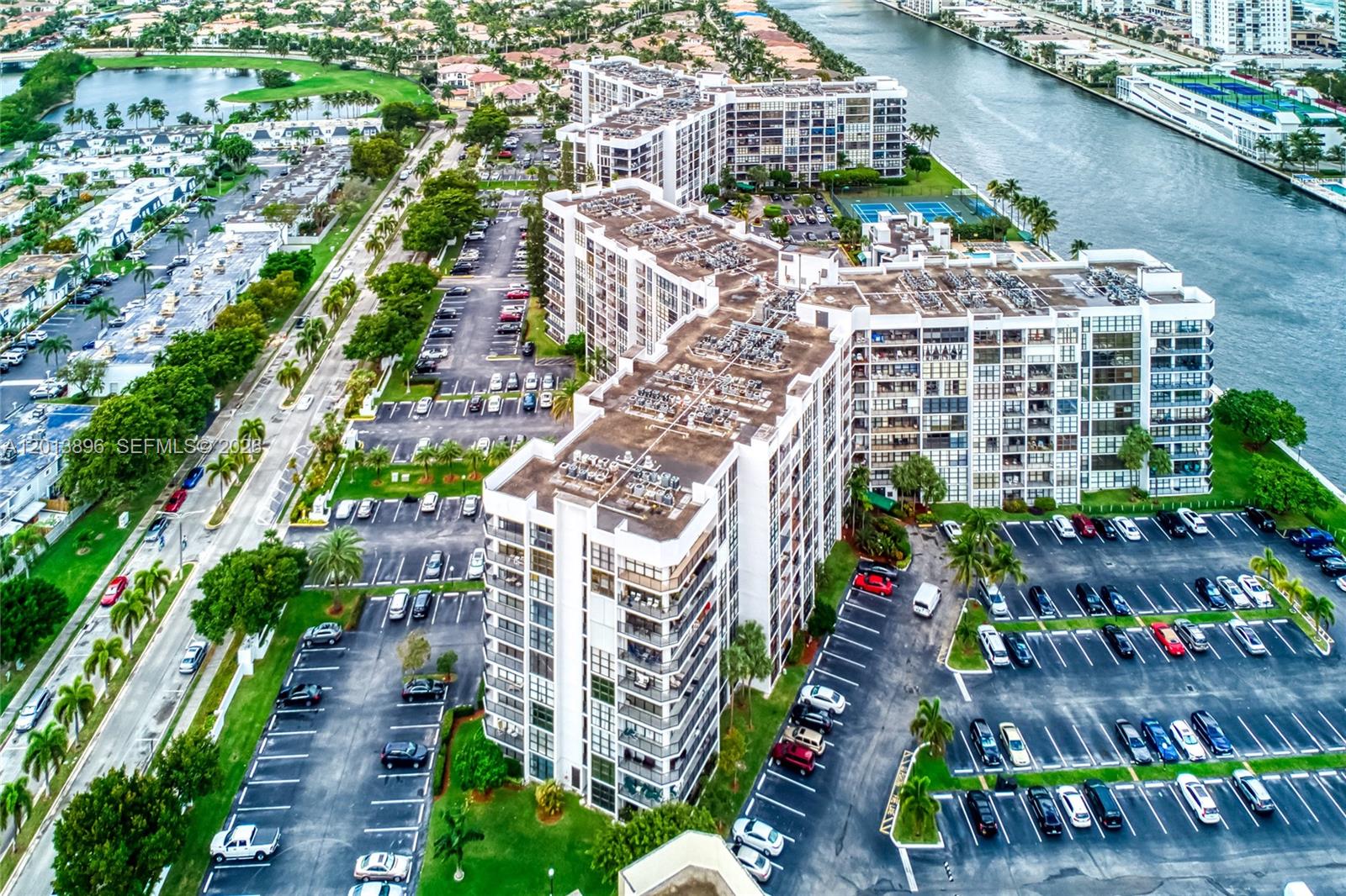 OCEANVIEW PARK CONDO - Residential Lease