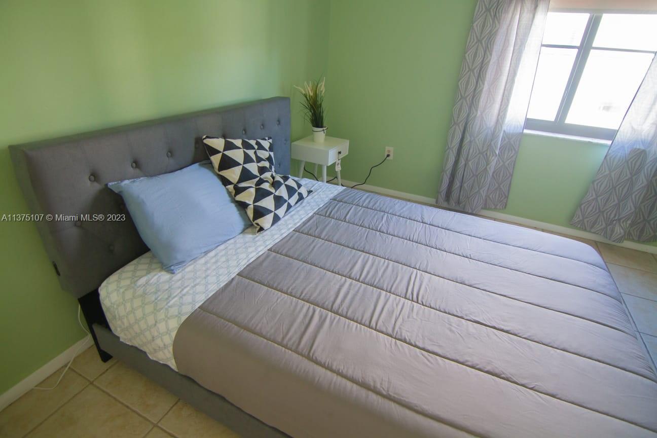 HIBISCUS SOUTH CONDO - Residential Lease