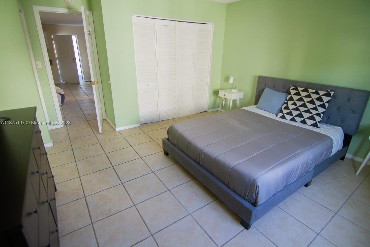 HIBISCUS SOUTH CONDO - Residential Lease