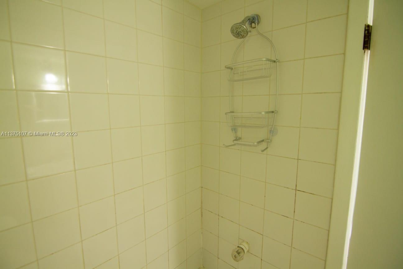 HIBISCUS SOUTH CONDO - Residential Lease