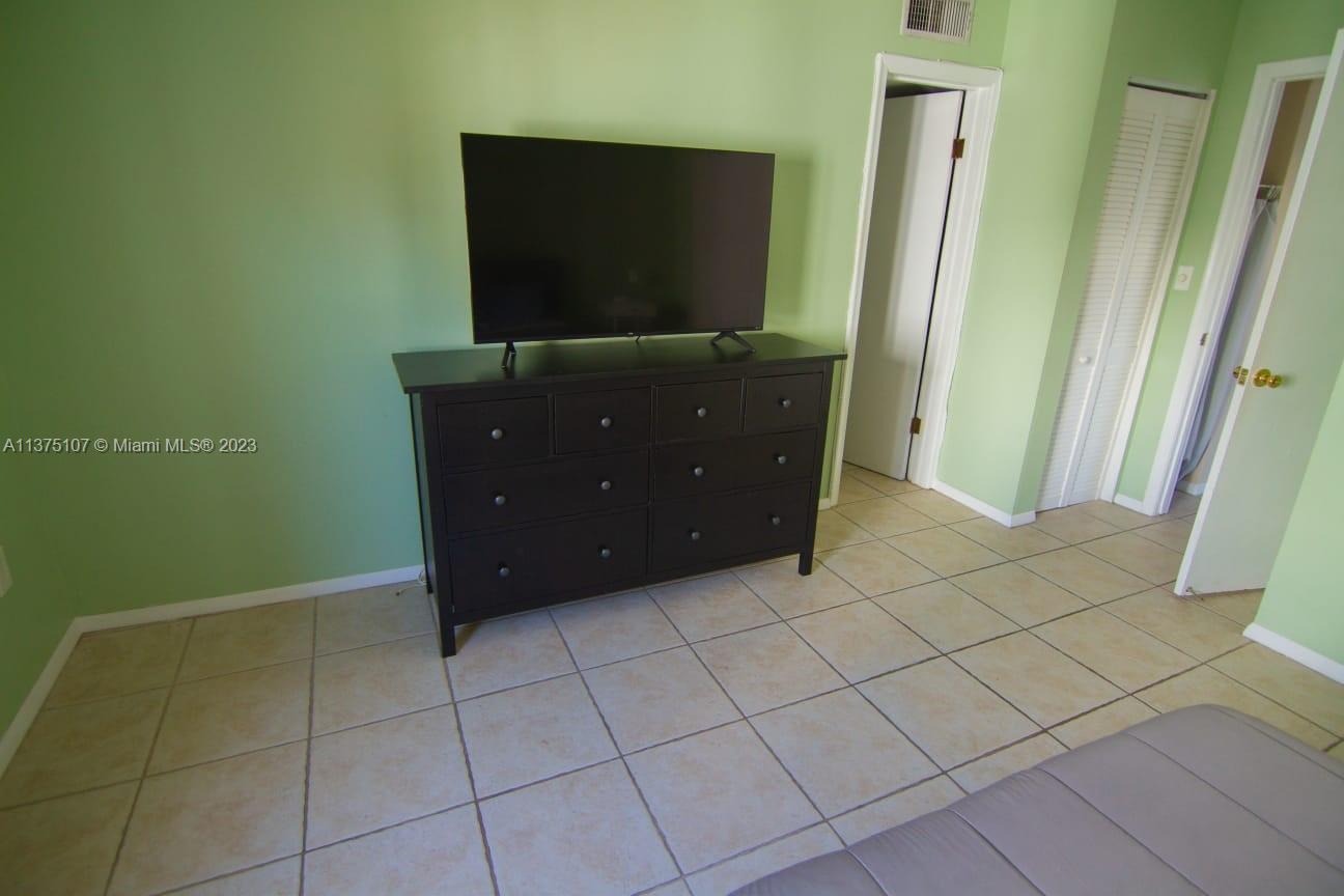 HIBISCUS SOUTH CONDO - Residential Lease