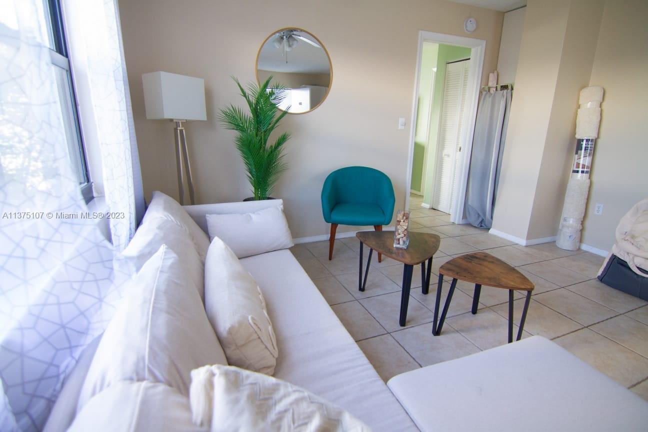 HIBISCUS SOUTH CONDO - Residential Lease