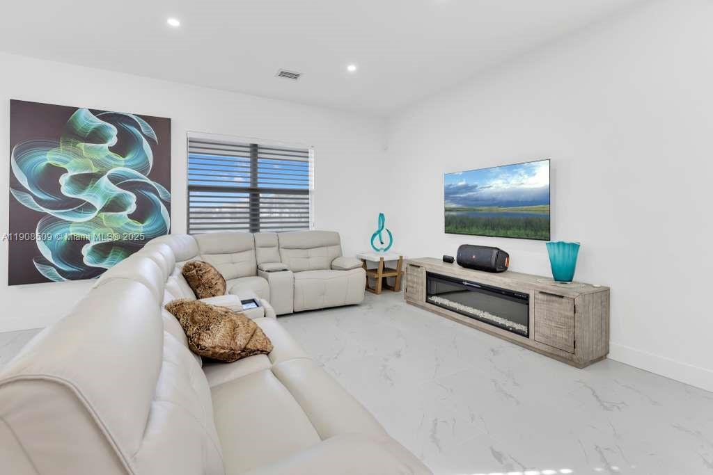 TUSCAN ISLES - Residential Lease