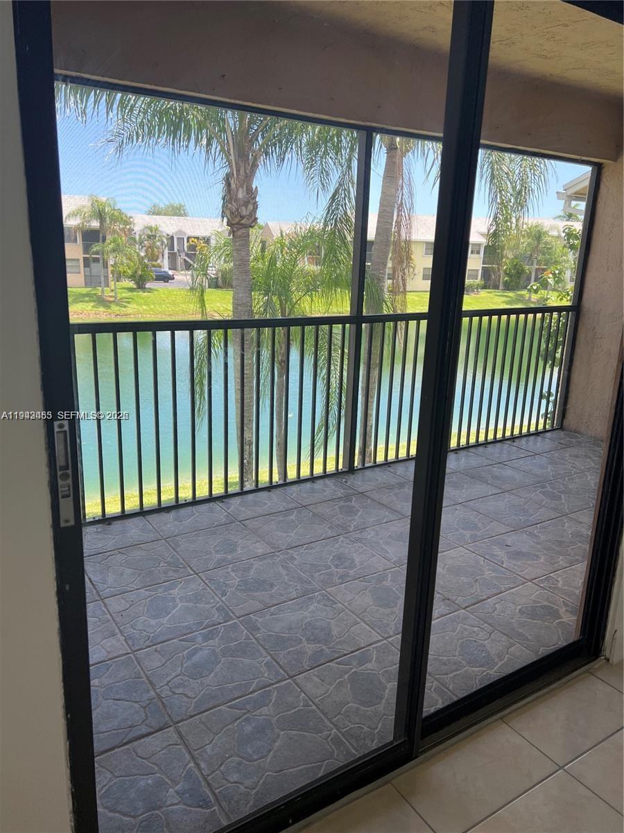 LAKESHORE CONDO 11 - Residential