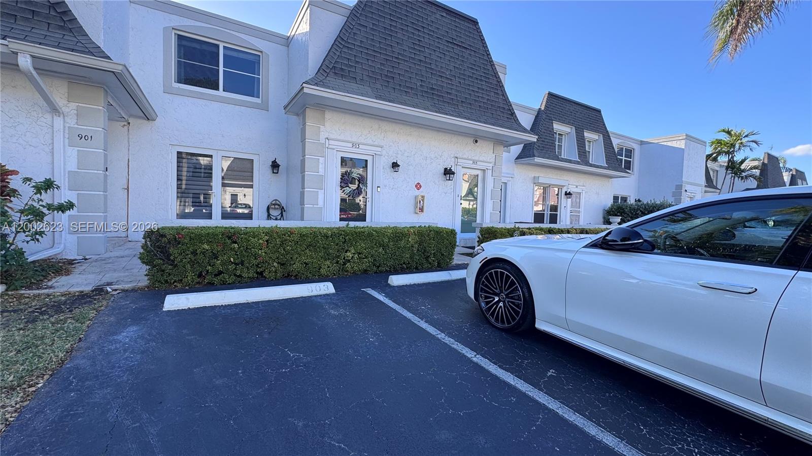 TOWNHOUSES OF VENETIAN PA - Residential Lease