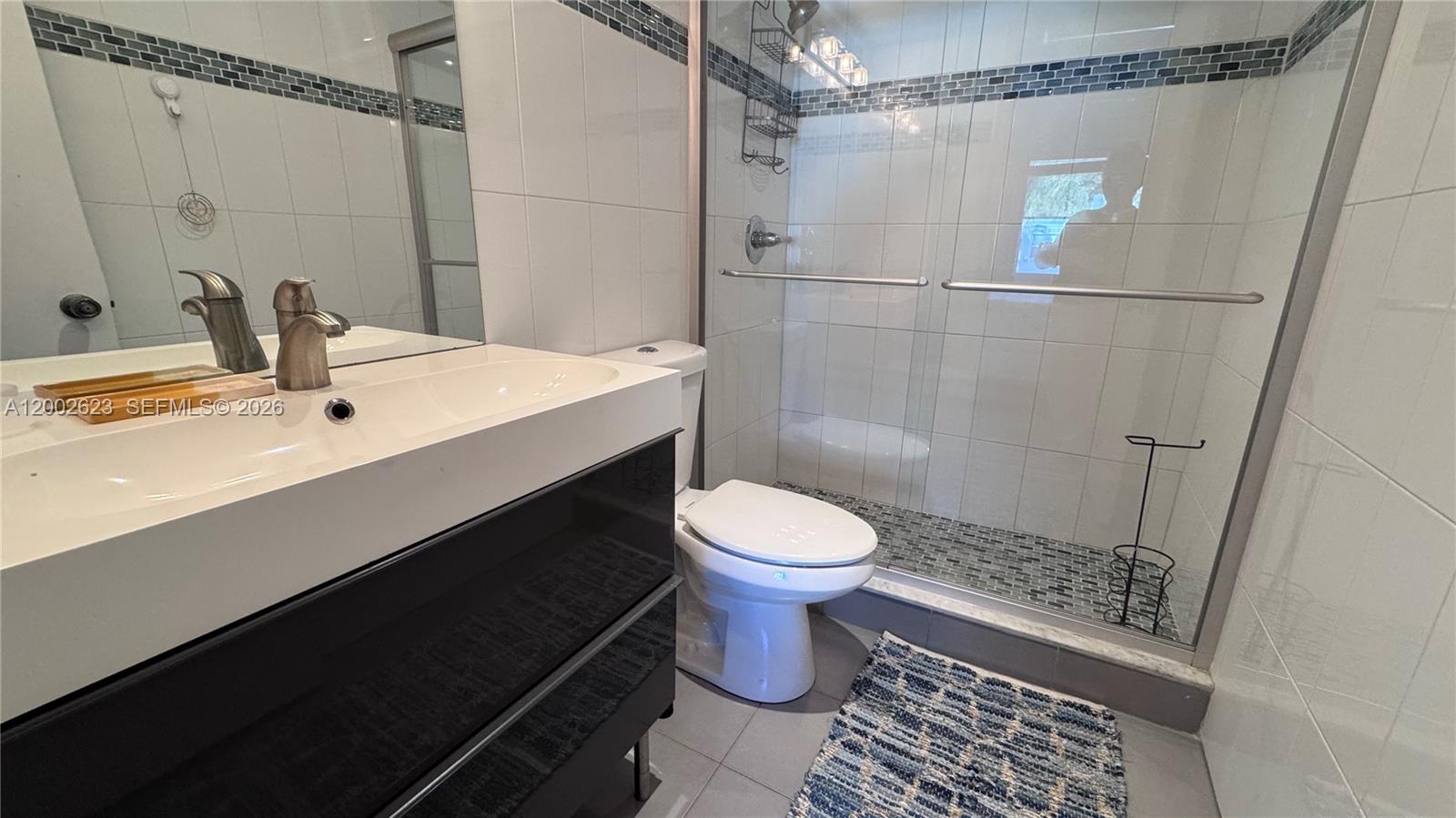 TOWNHOUSES OF VENETIAN PA - Residential Lease