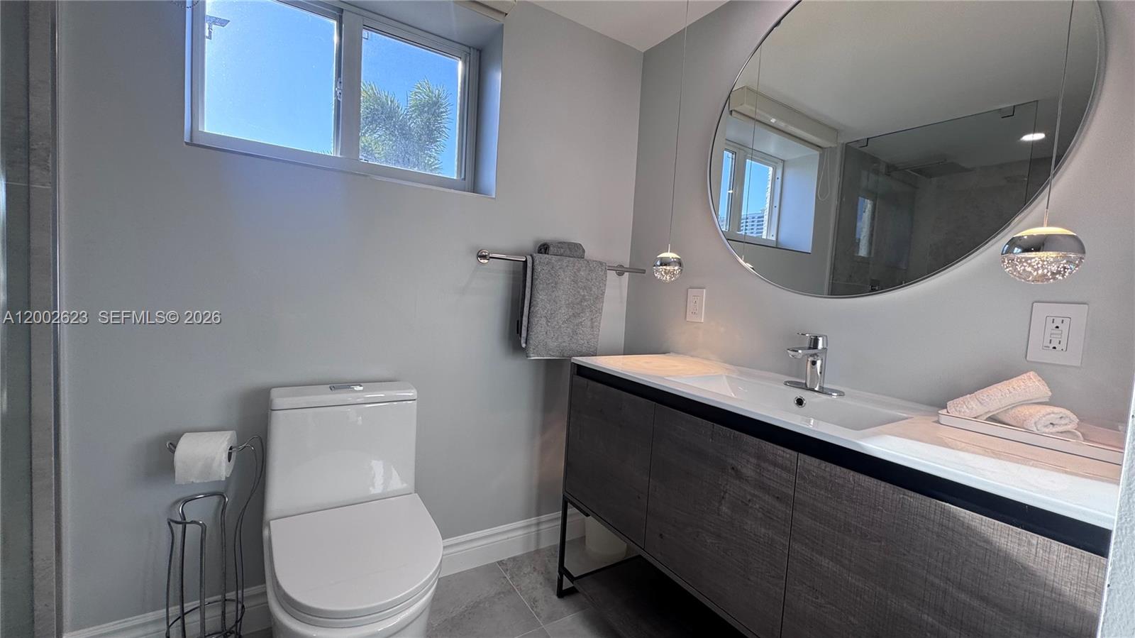 TOWNHOUSES OF VENETIAN PA - Residential Lease