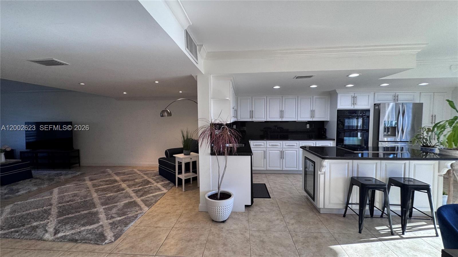 TOWNHOUSES OF VENETIAN PA - Residential Lease