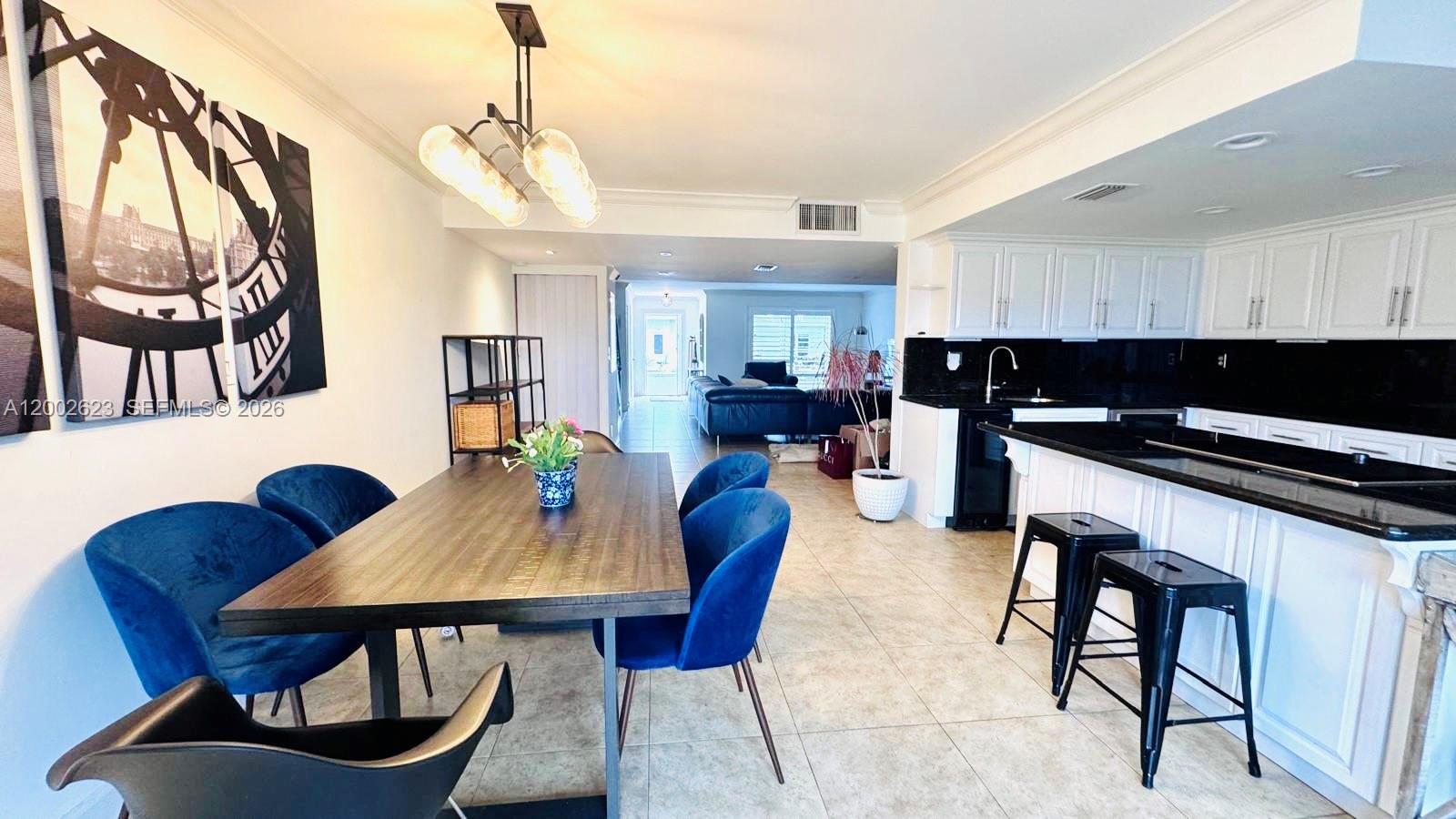 TOWNHOUSES OF VENETIAN PA - Residential Lease