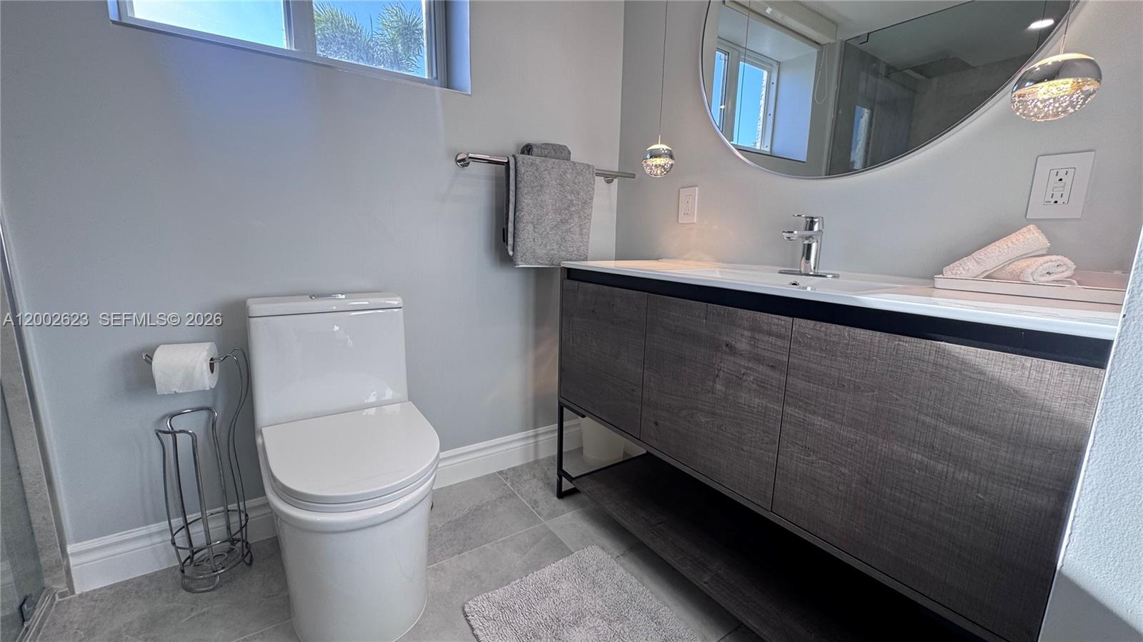 TOWNHOUSES OF VENETIAN PA - Residential Lease