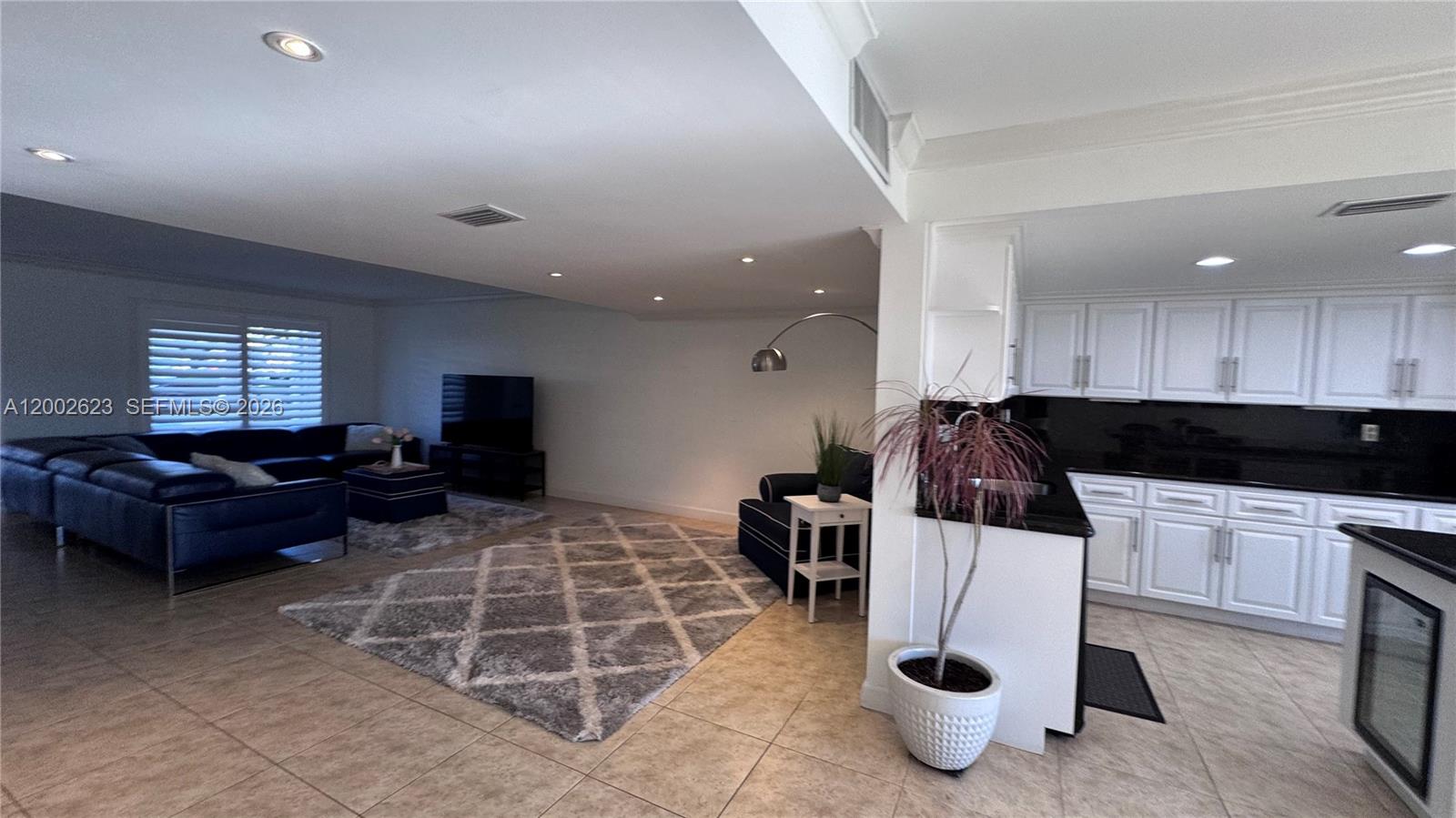 TOWNHOUSES OF VENETIAN PA - Residential Lease