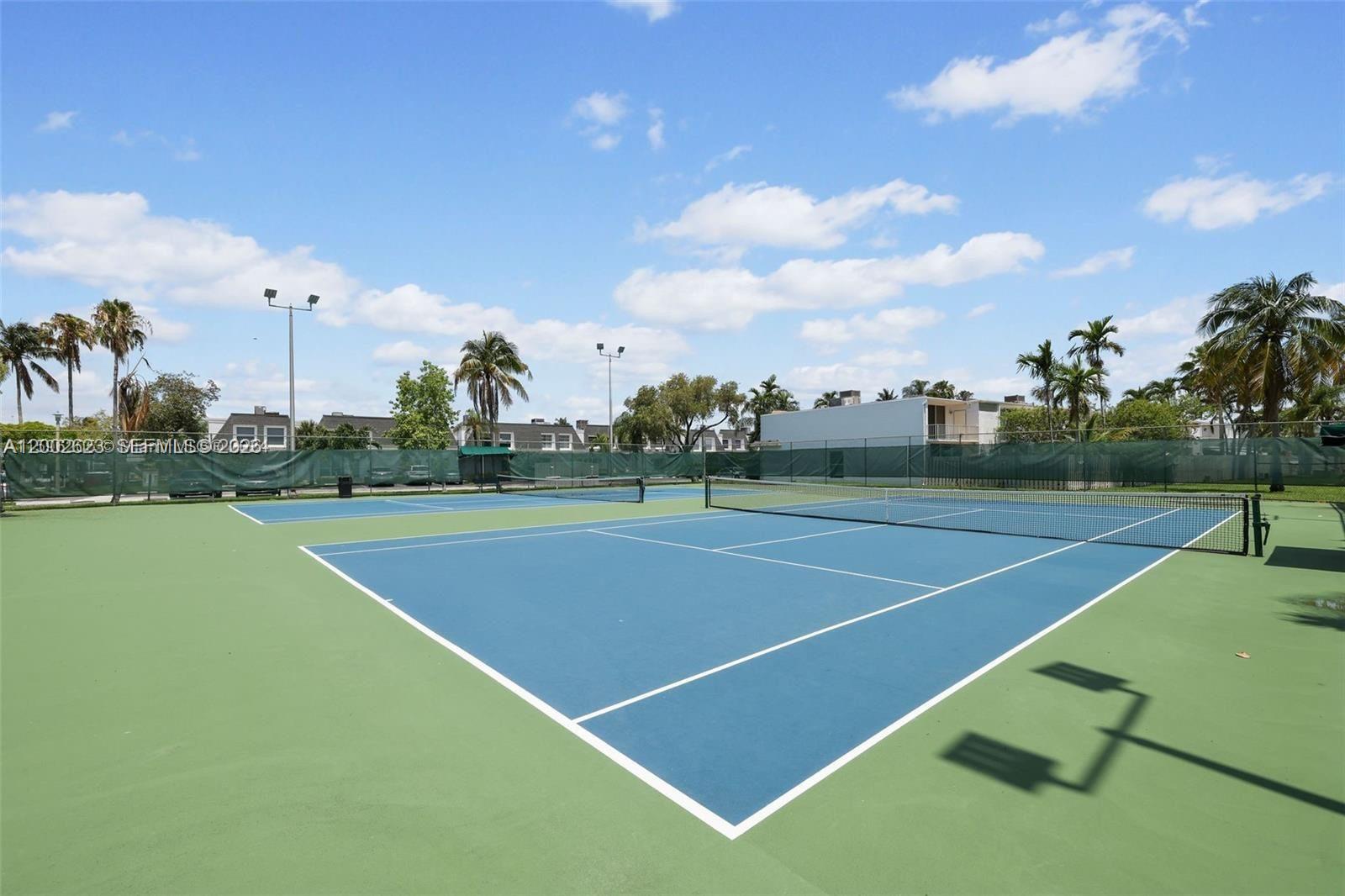 TOWNHOUSES OF VENETIAN PA - Residential Lease