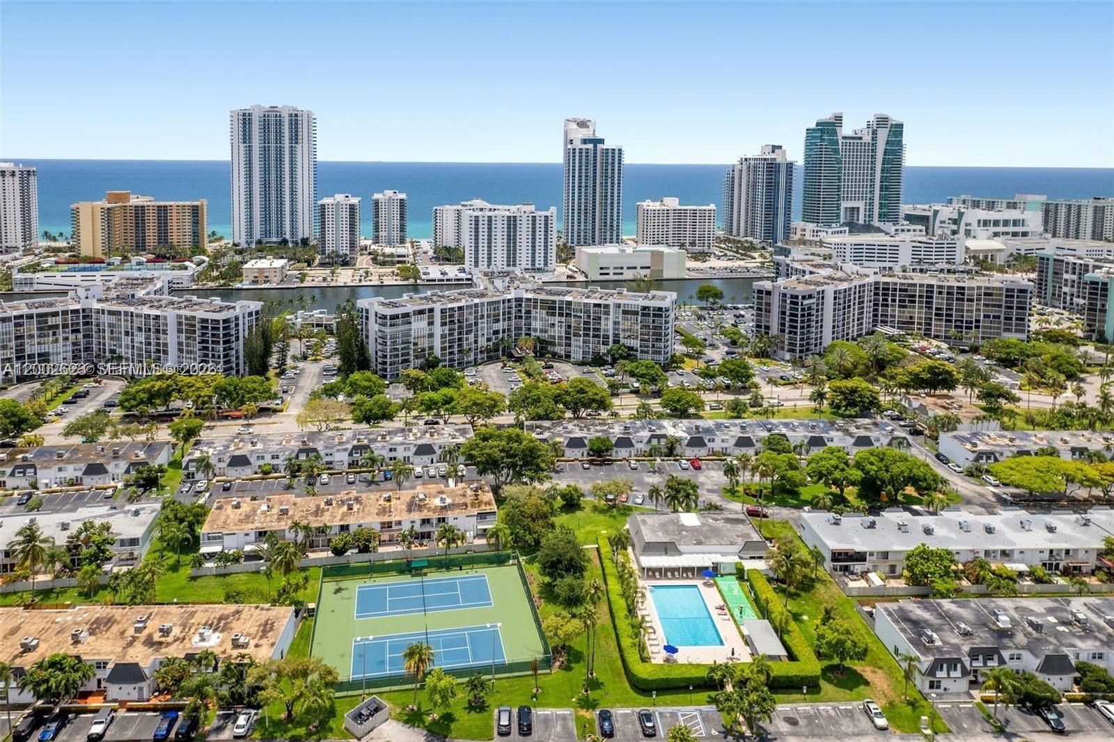 TOWNHOUSES OF VENETIAN PA - Residential Lease