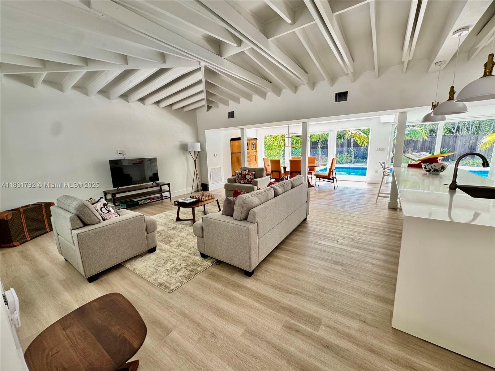 365 Caribbean Rd