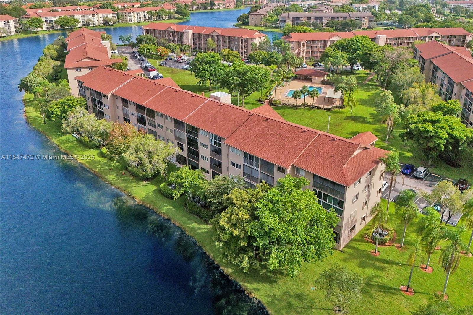 SUFFOLK AT CENTURY VILLAG - Residential