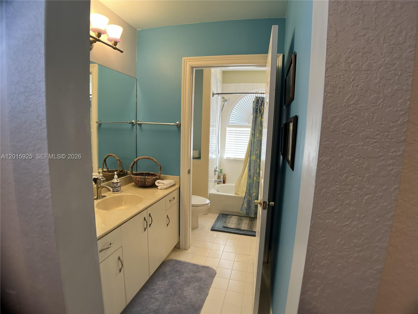 SUNSET LAKES PLAT TWO - Residential
