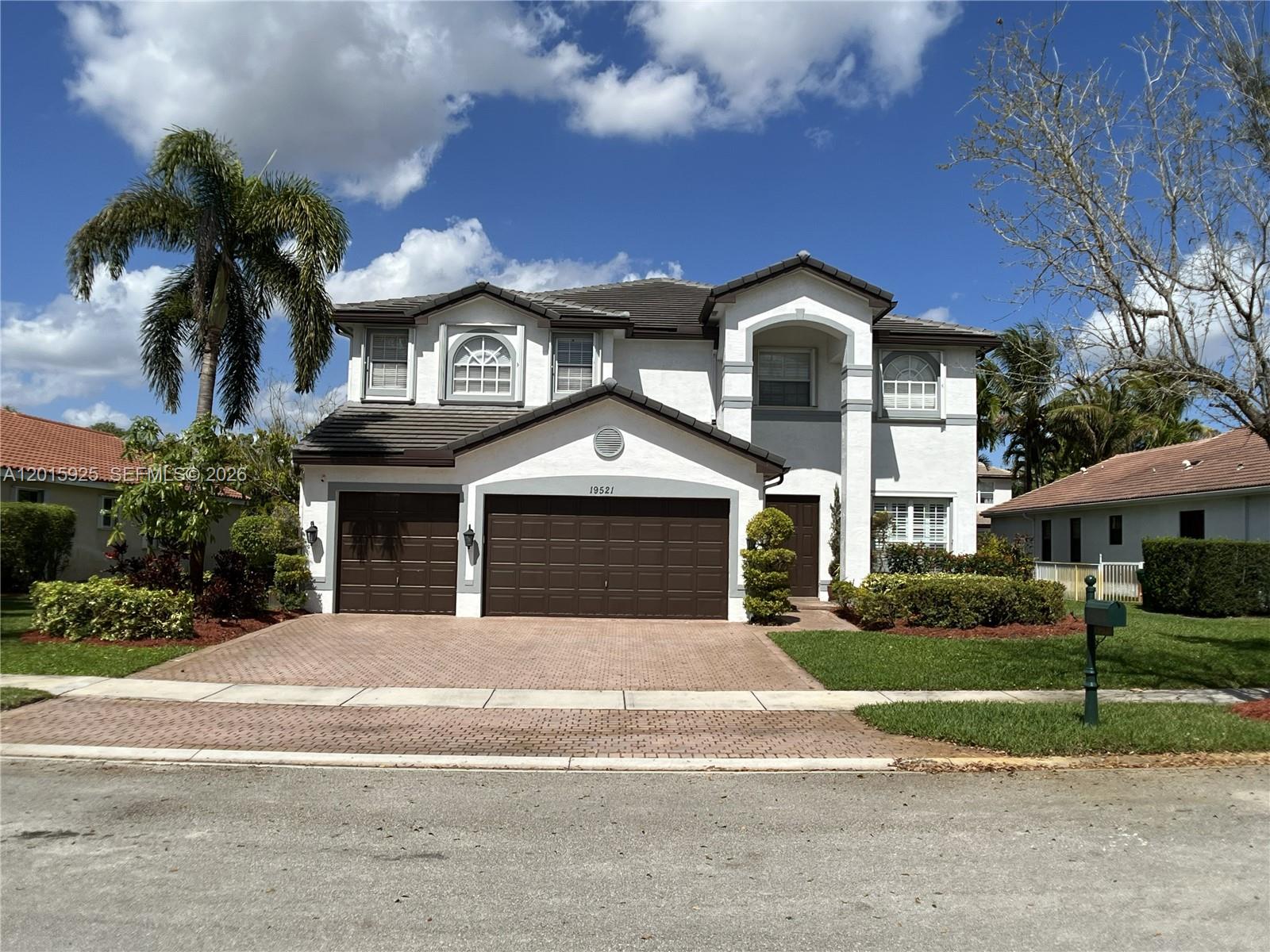 SUNSET LAKES PLAT TWO - Residential
