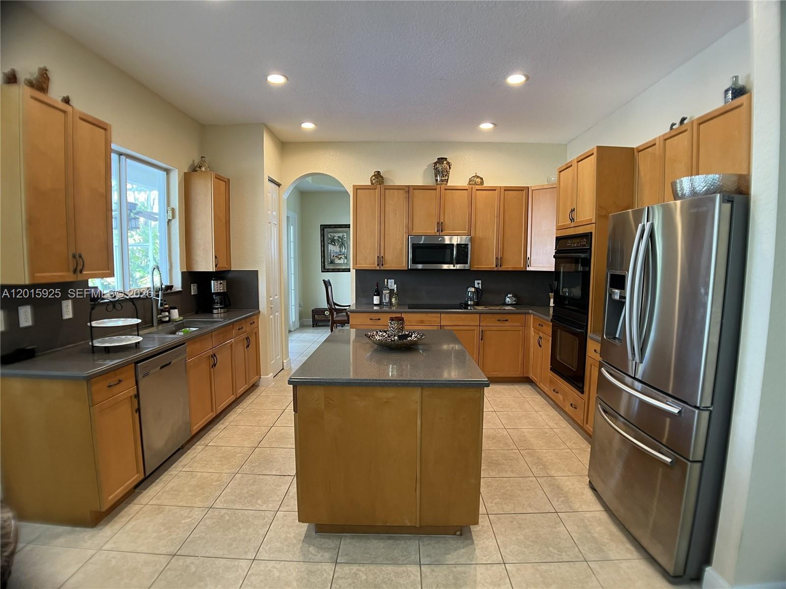 SUNSET LAKES PLAT TWO - Residential