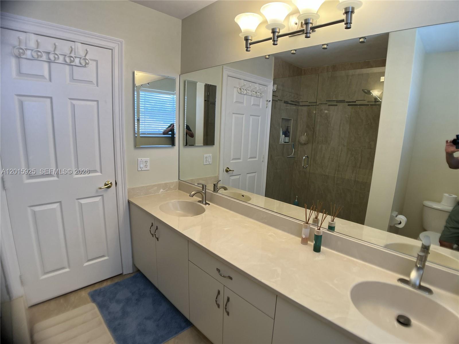 SUNSET LAKES PLAT TWO - Residential