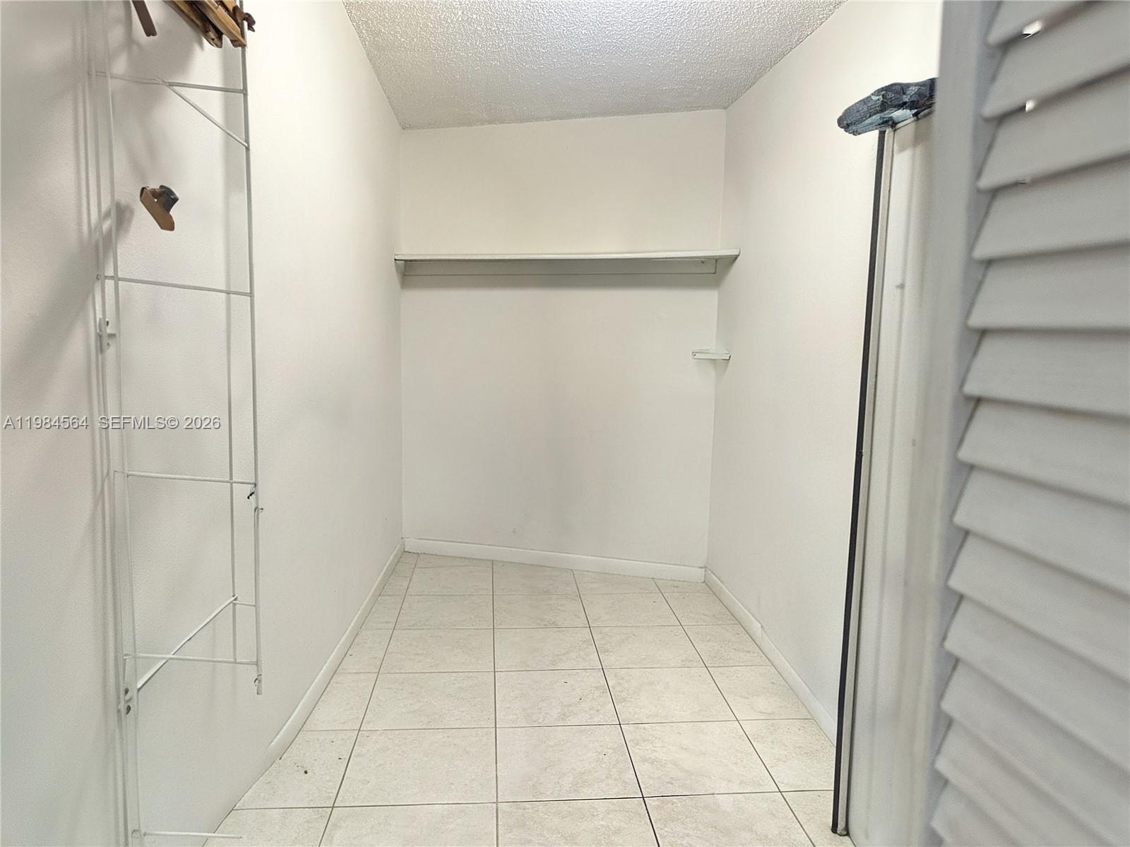 TOWERS OF KENDALE LAKES C - Residential