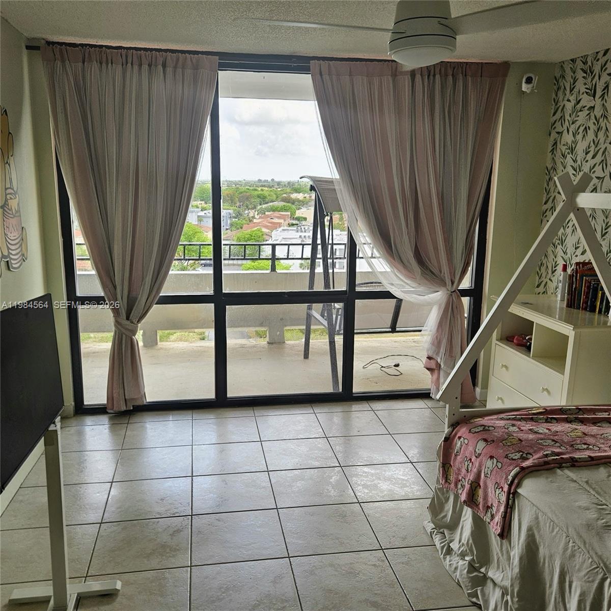 TOWERS OF KENDALE LAKES C - Residential