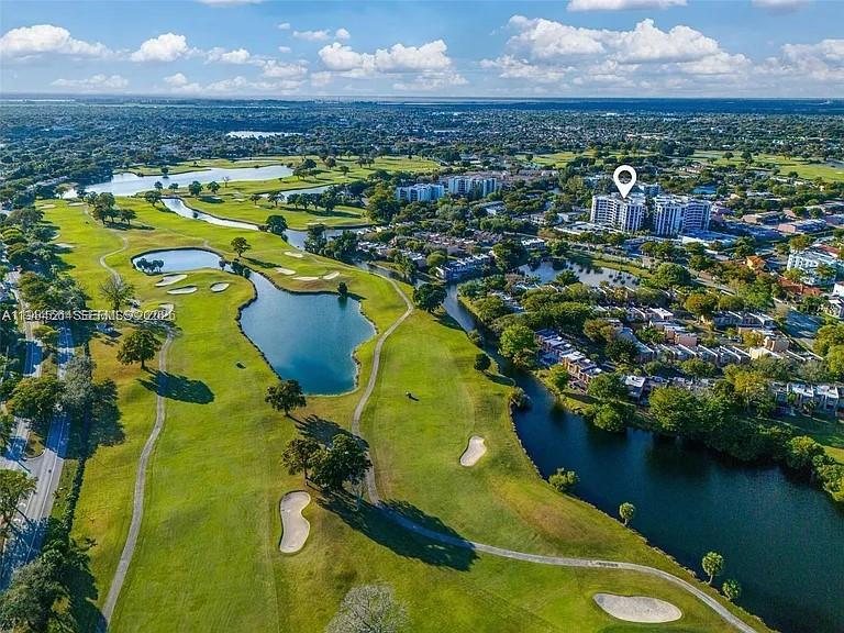 TOWERS OF KENDALE LAKES C - Residential