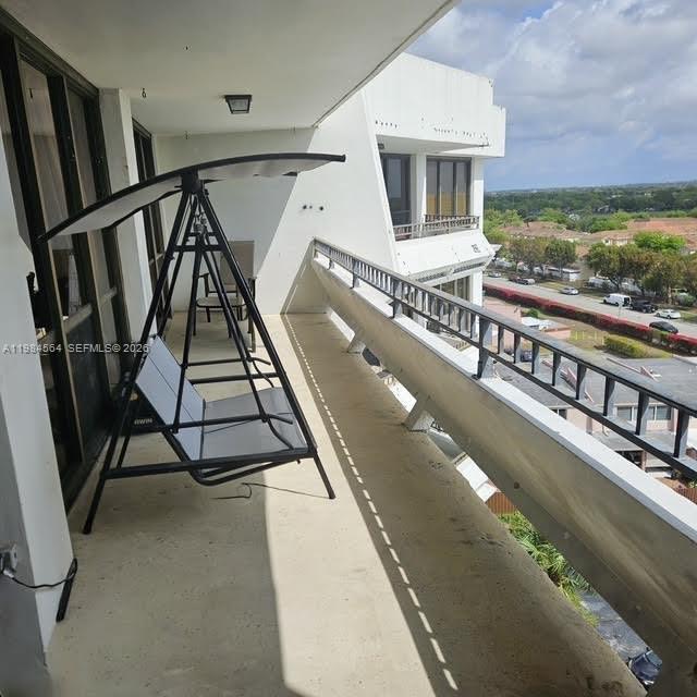 TOWERS OF KENDALE LAKES C - Residential