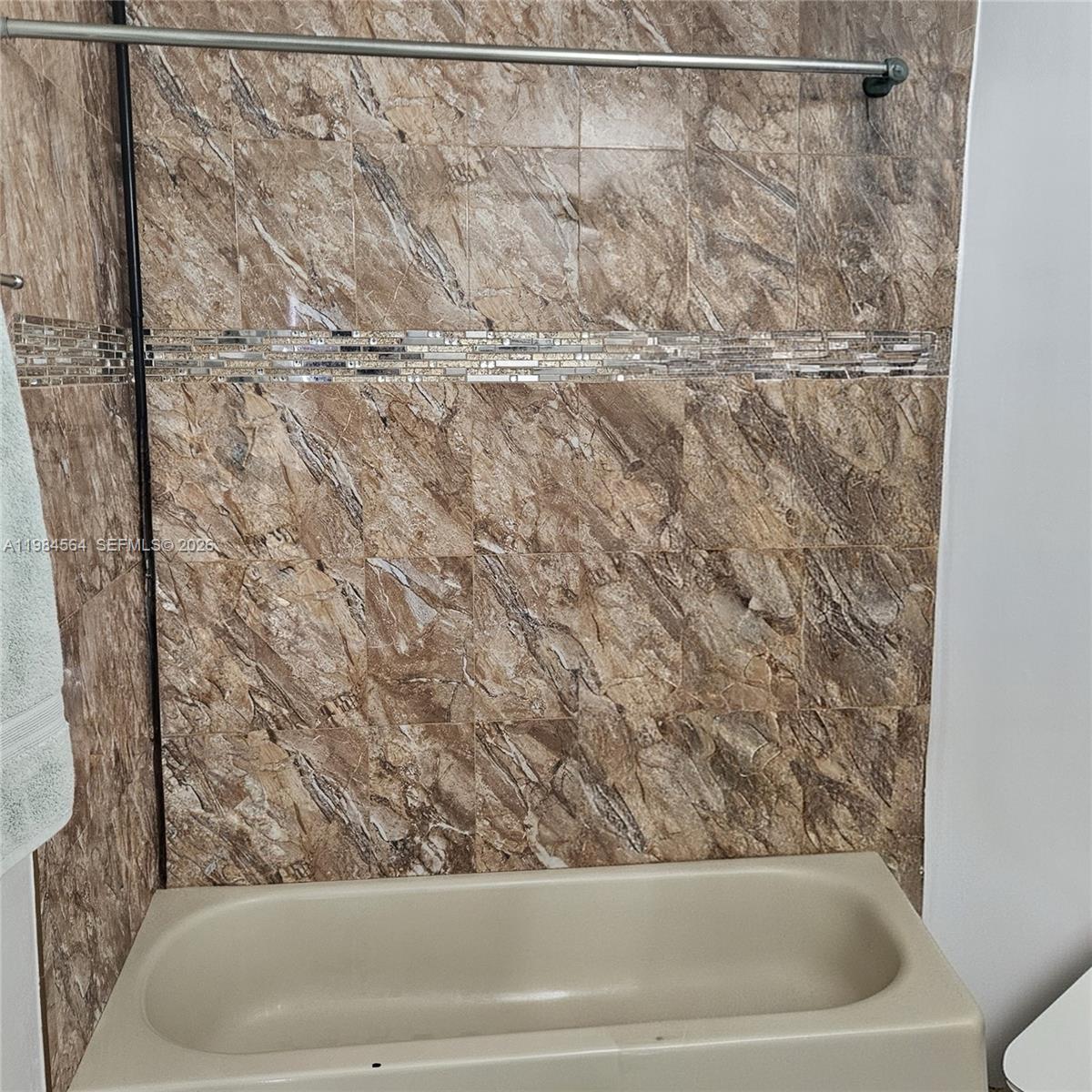 TOWERS OF KENDALE LAKES C - Residential