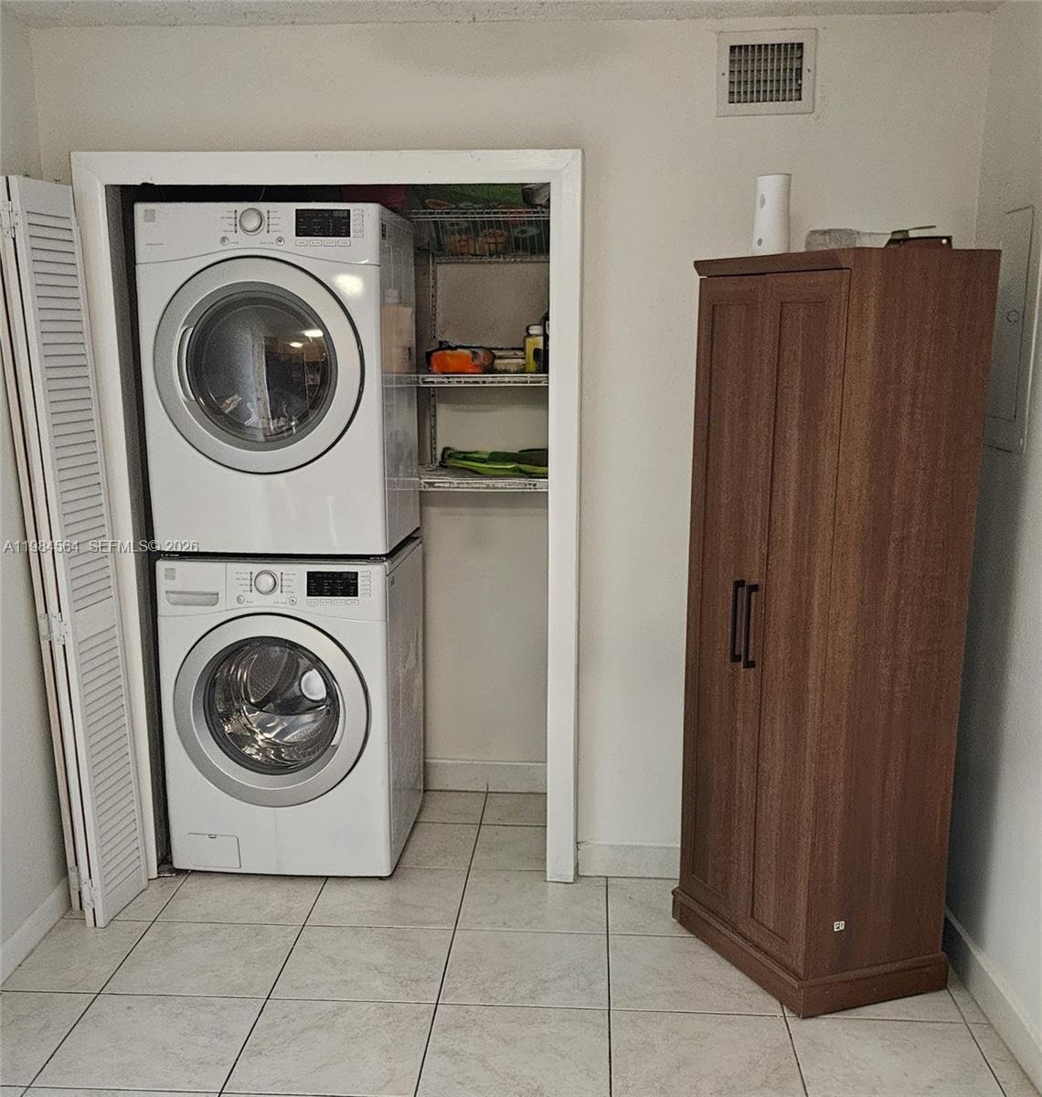 TOWERS OF KENDALE LAKES C - Residential