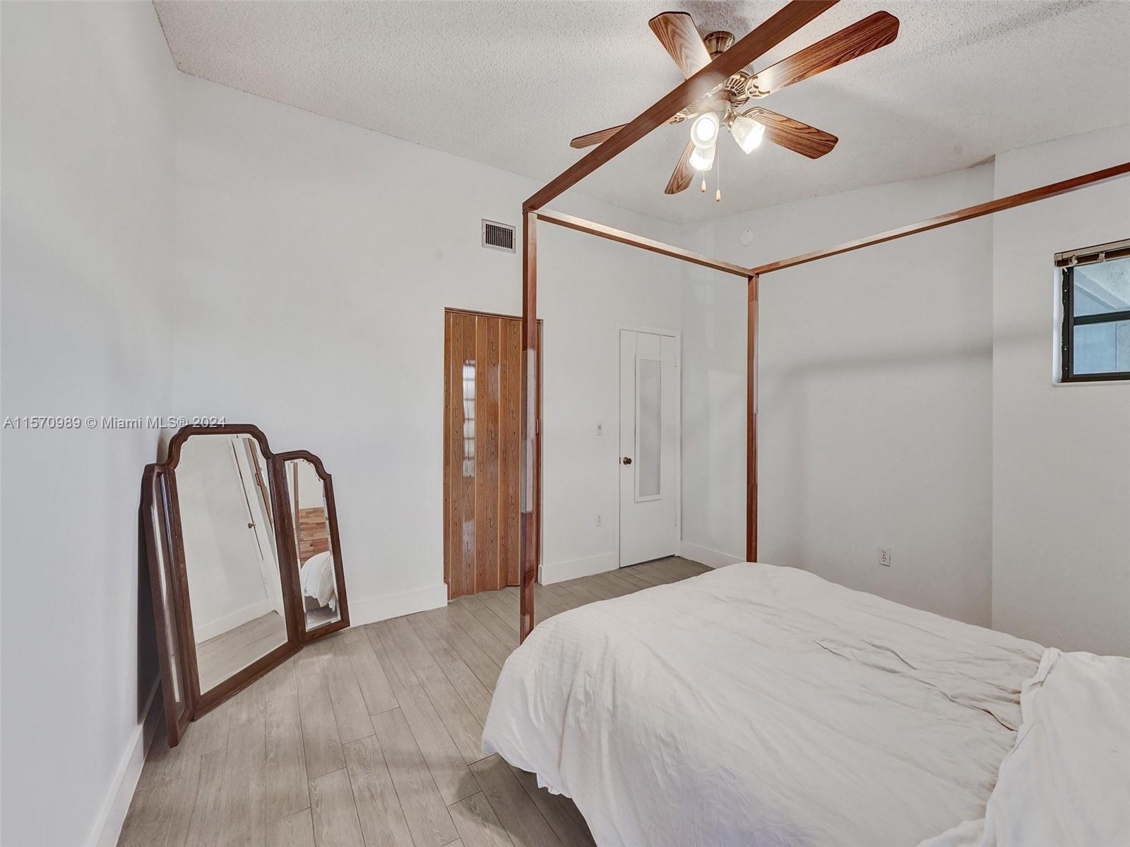 SUNSET CONDOR PH I - Residential