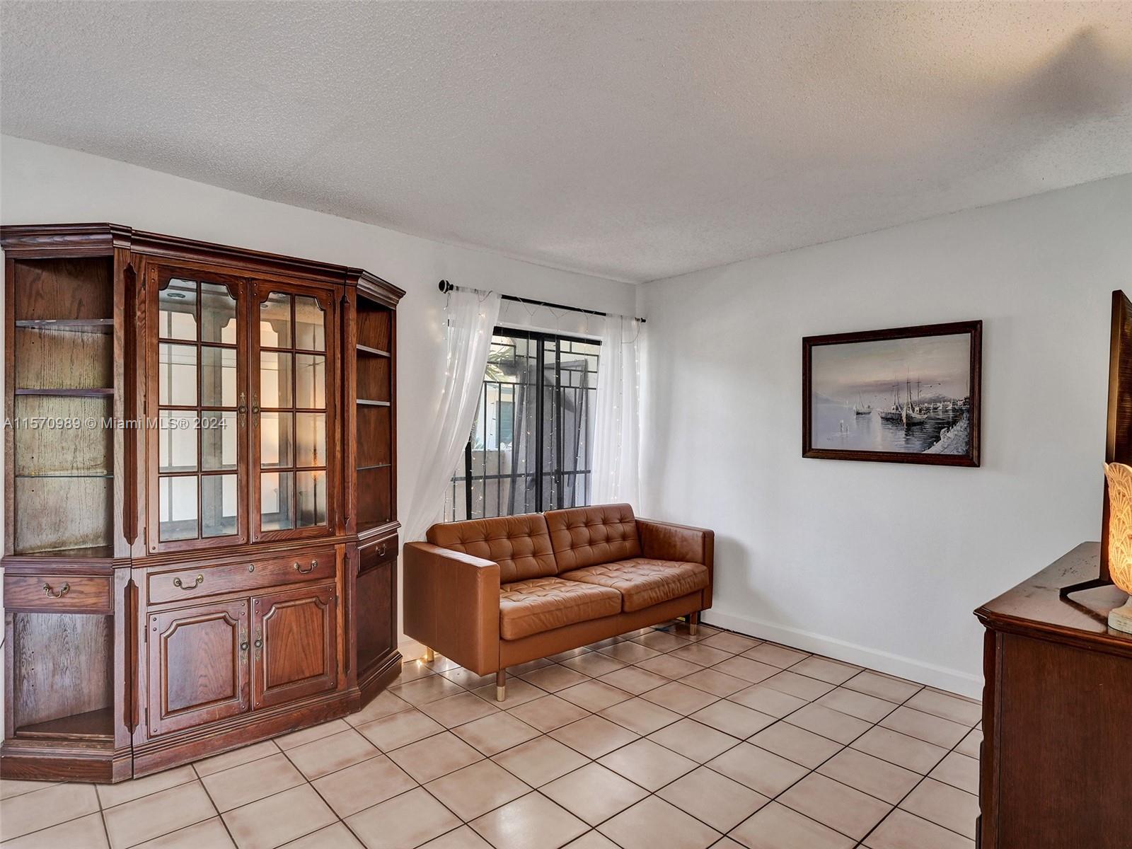 SUNSET CONDOR PH I - Residential