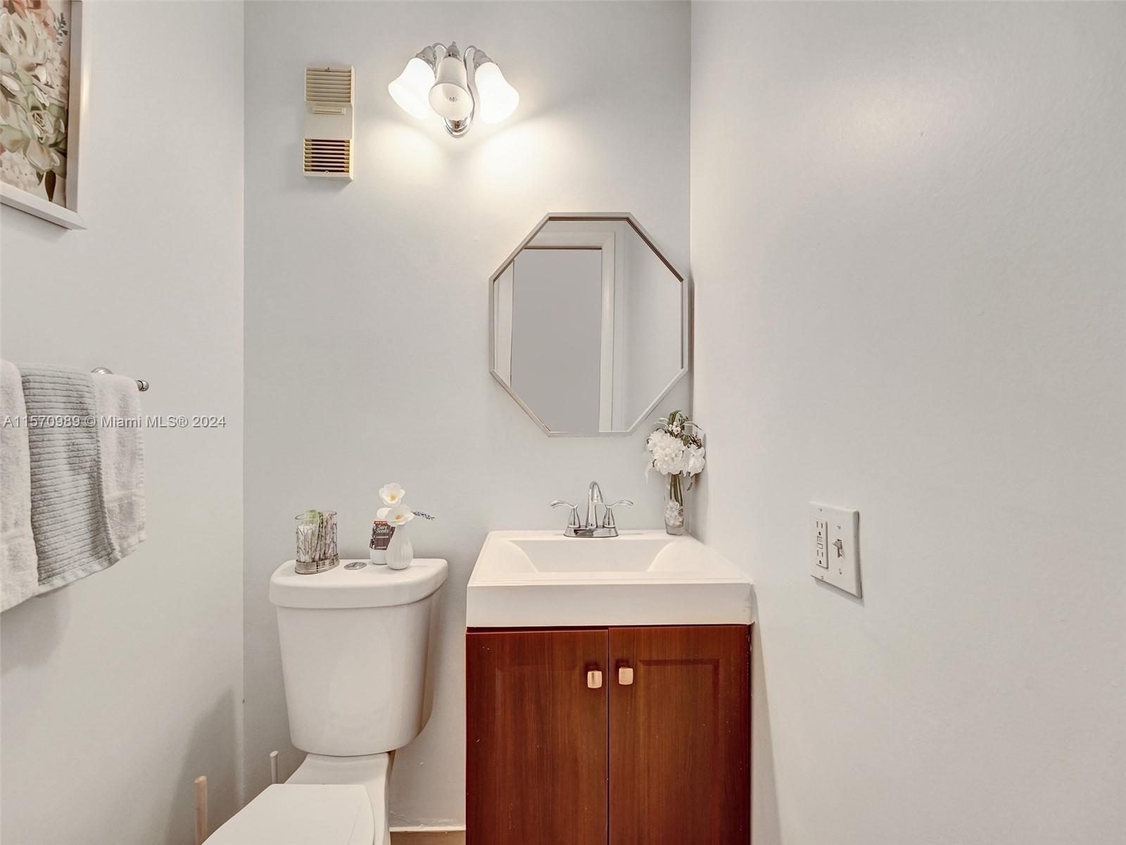 SUNSET CONDOR PH I - Residential