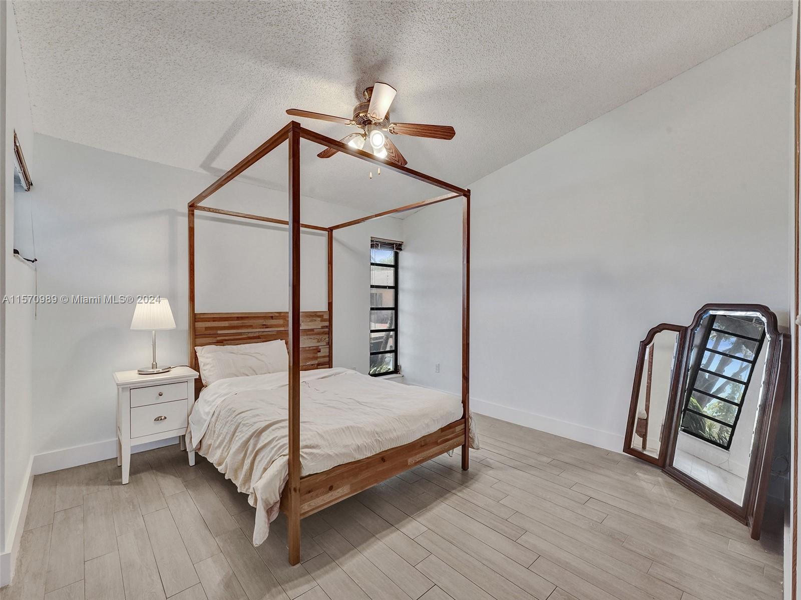SUNSET CONDOR PH I - Residential
