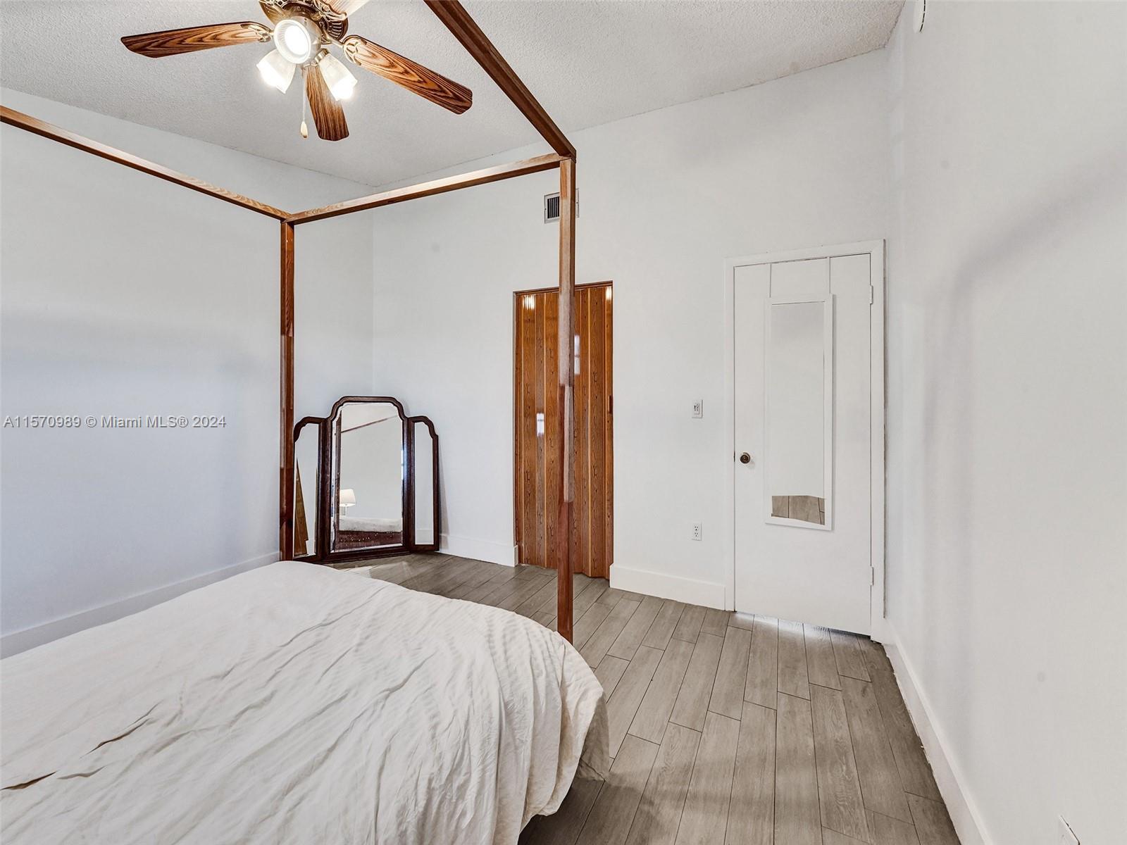 SUNSET CONDOR PH I - Residential