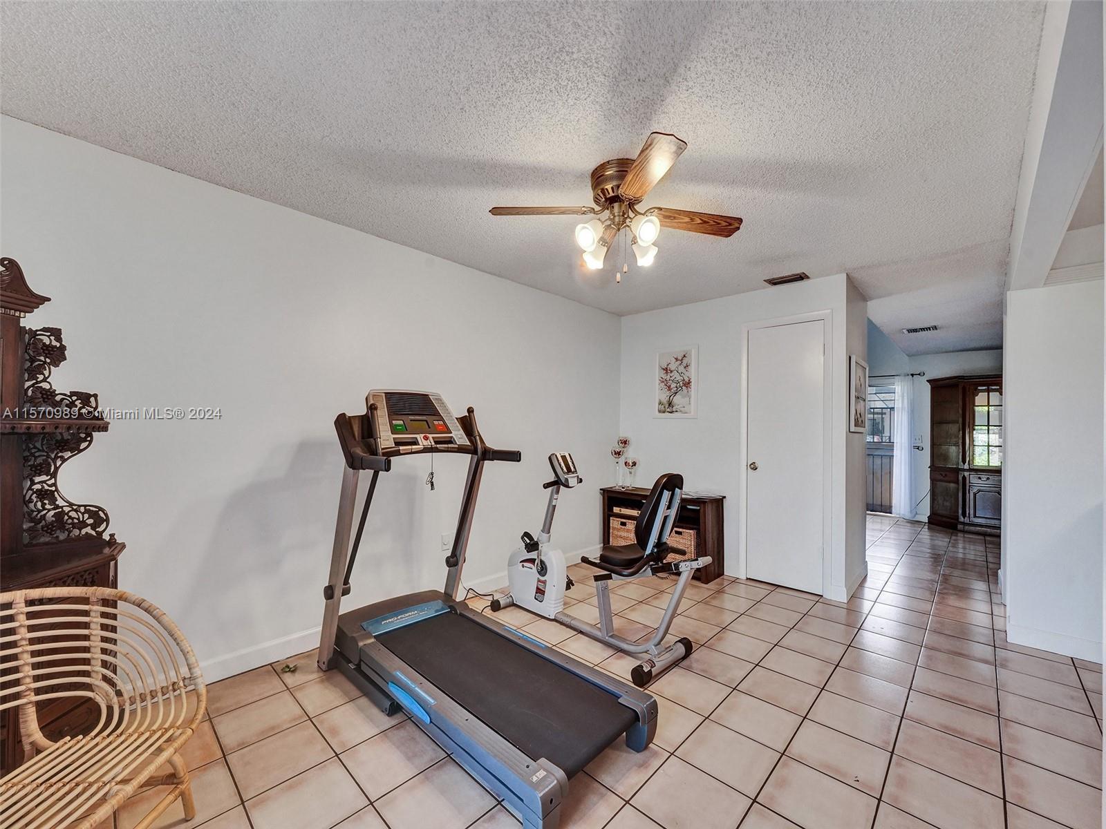 SUNSET CONDOR PH I - Residential