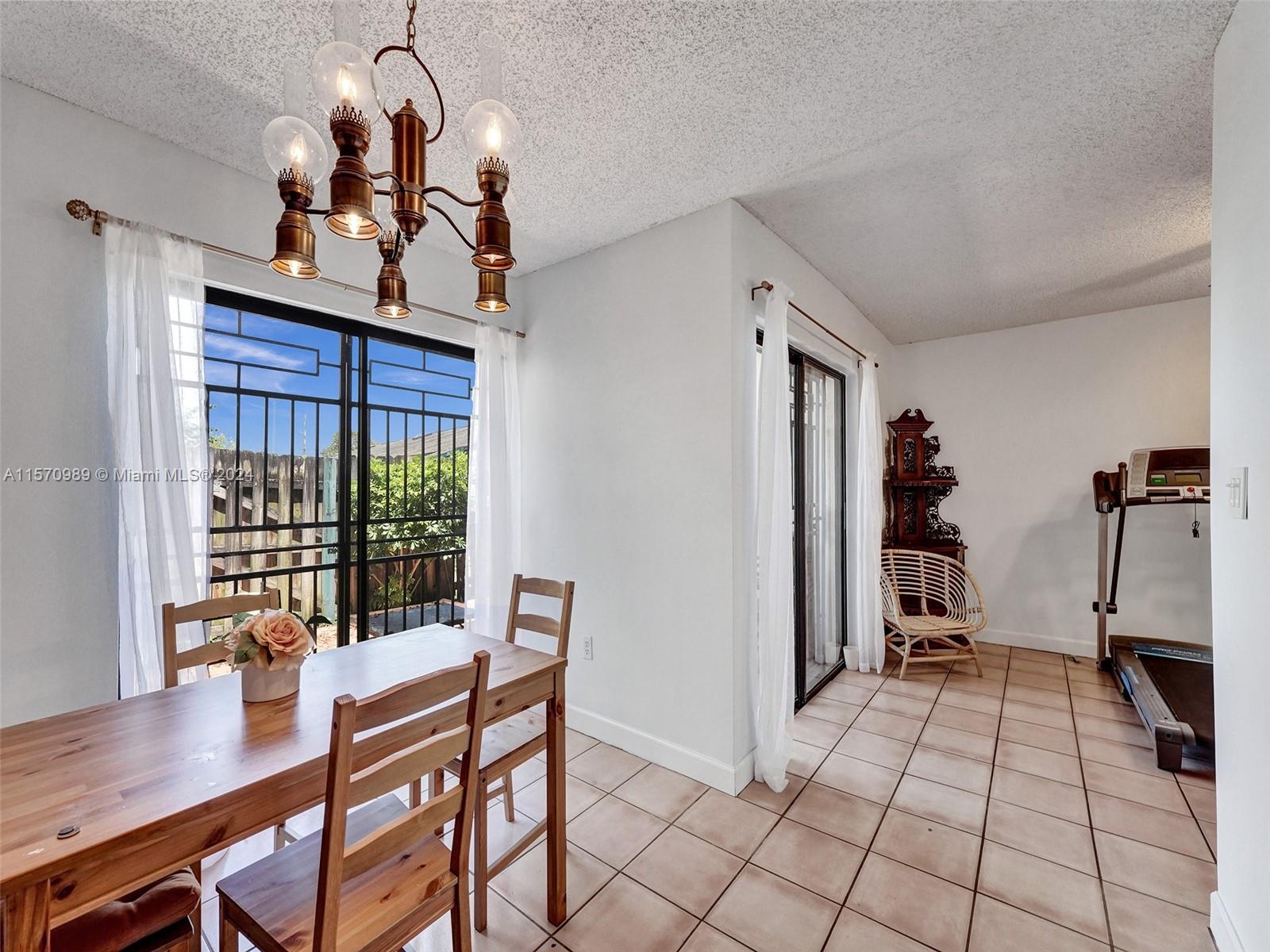 SUNSET CONDOR PH I - Residential