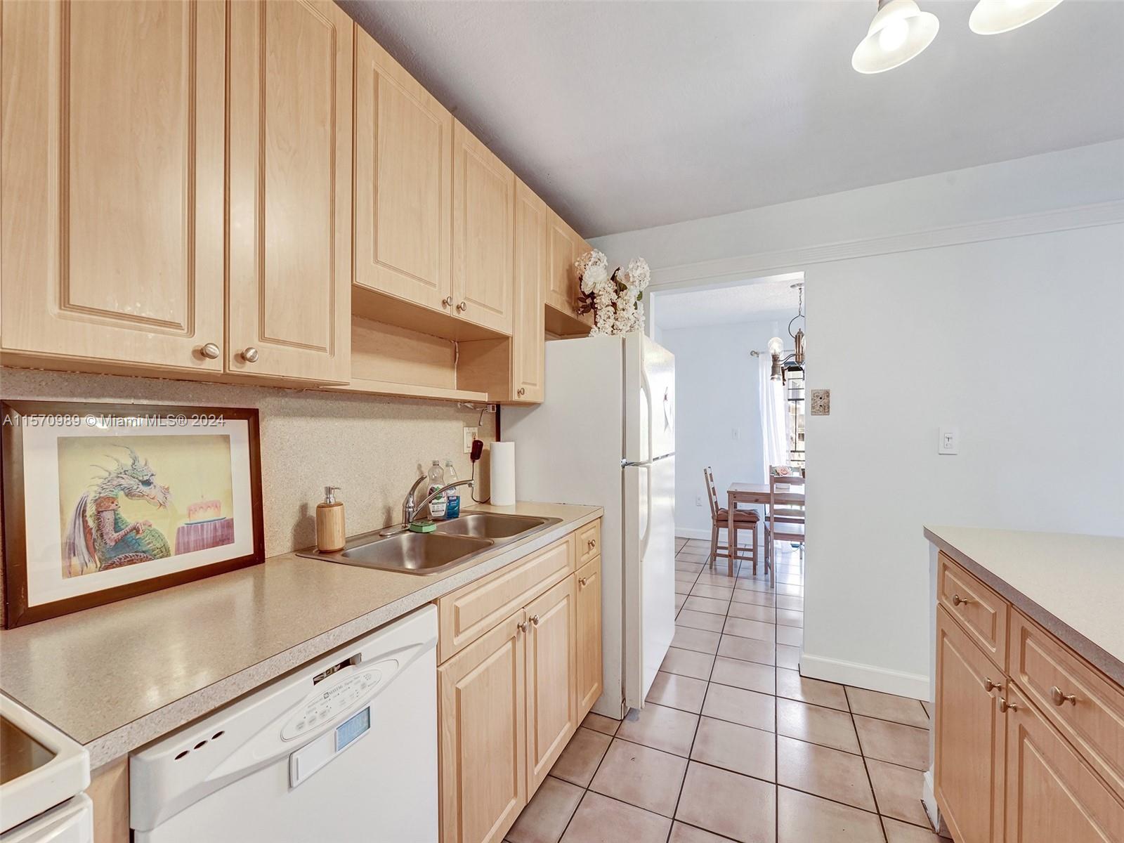 SUNSET CONDOR PH I - Residential