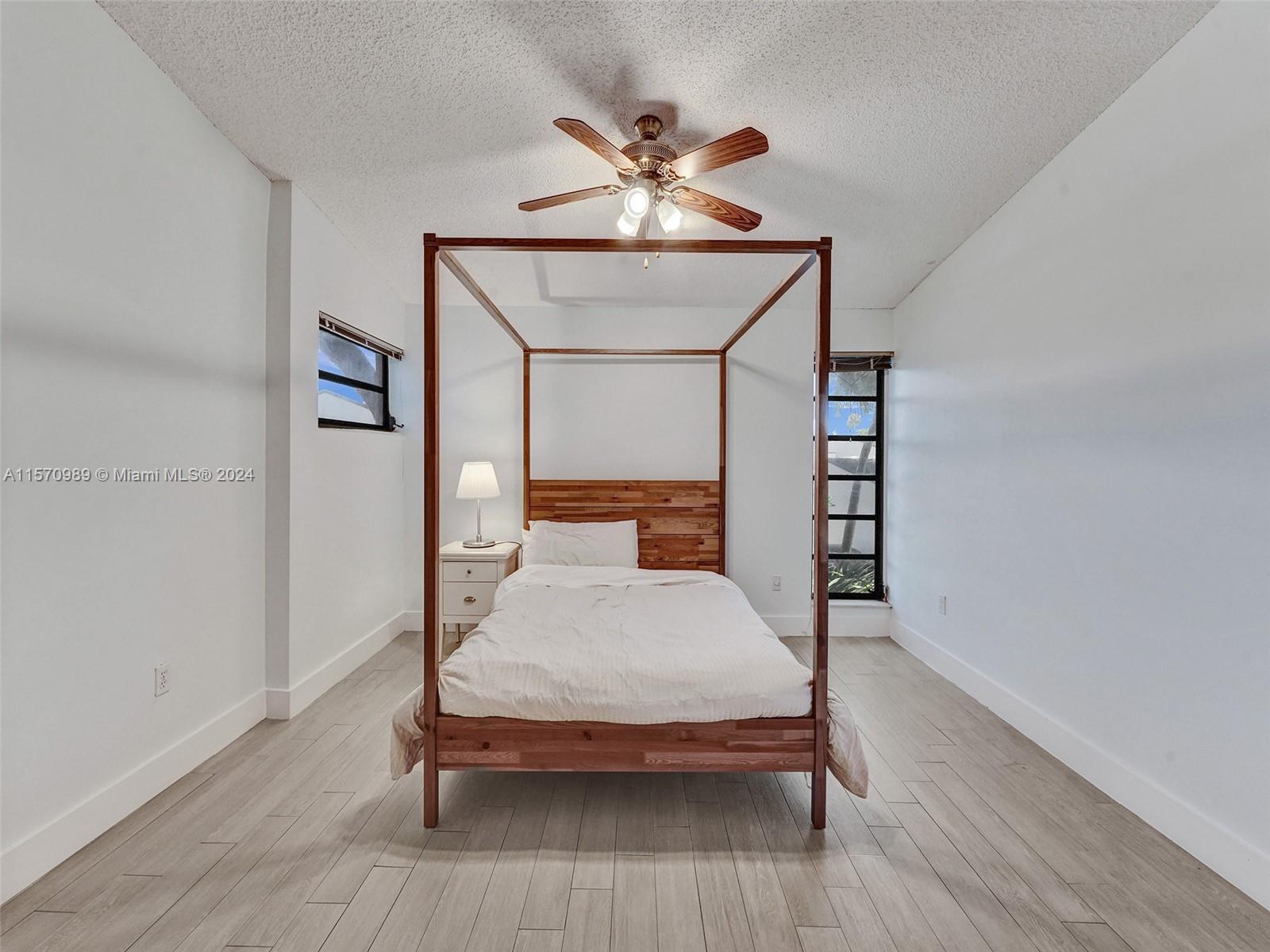 SUNSET CONDOR PH I - Residential