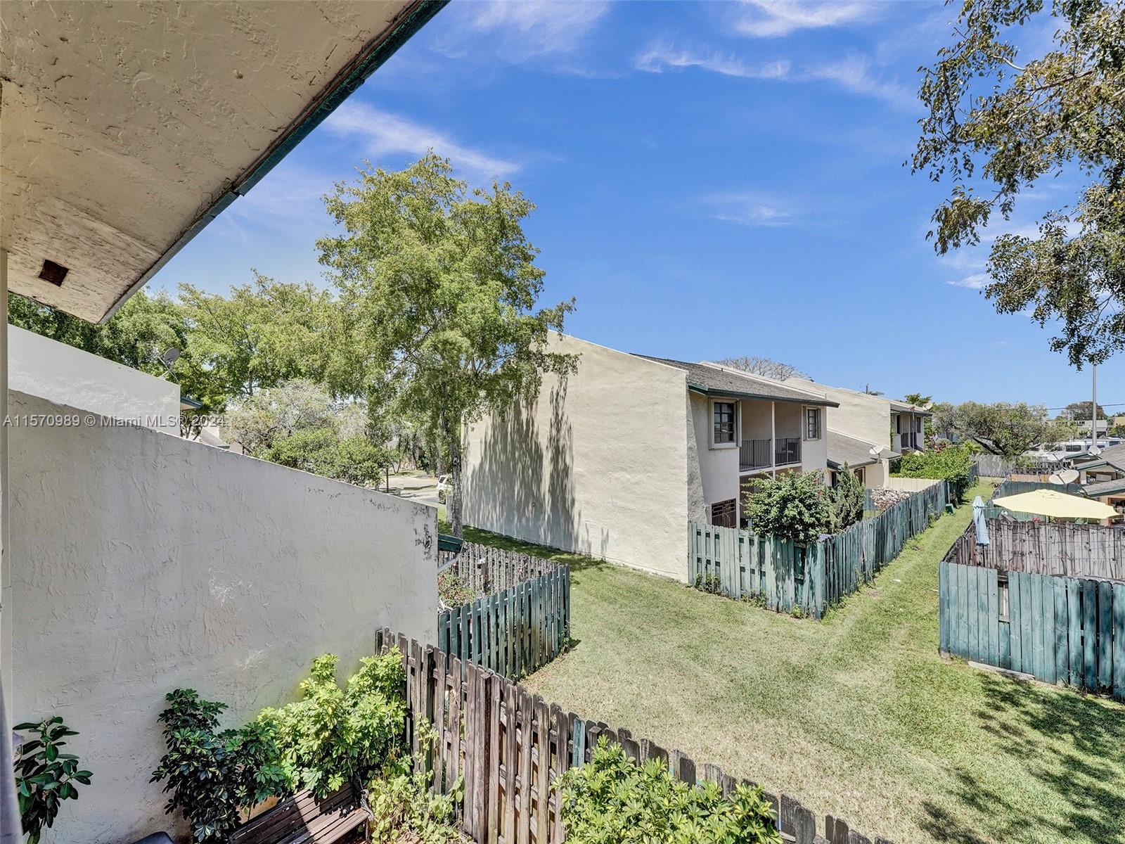 SUNSET CONDOR PH I - Residential