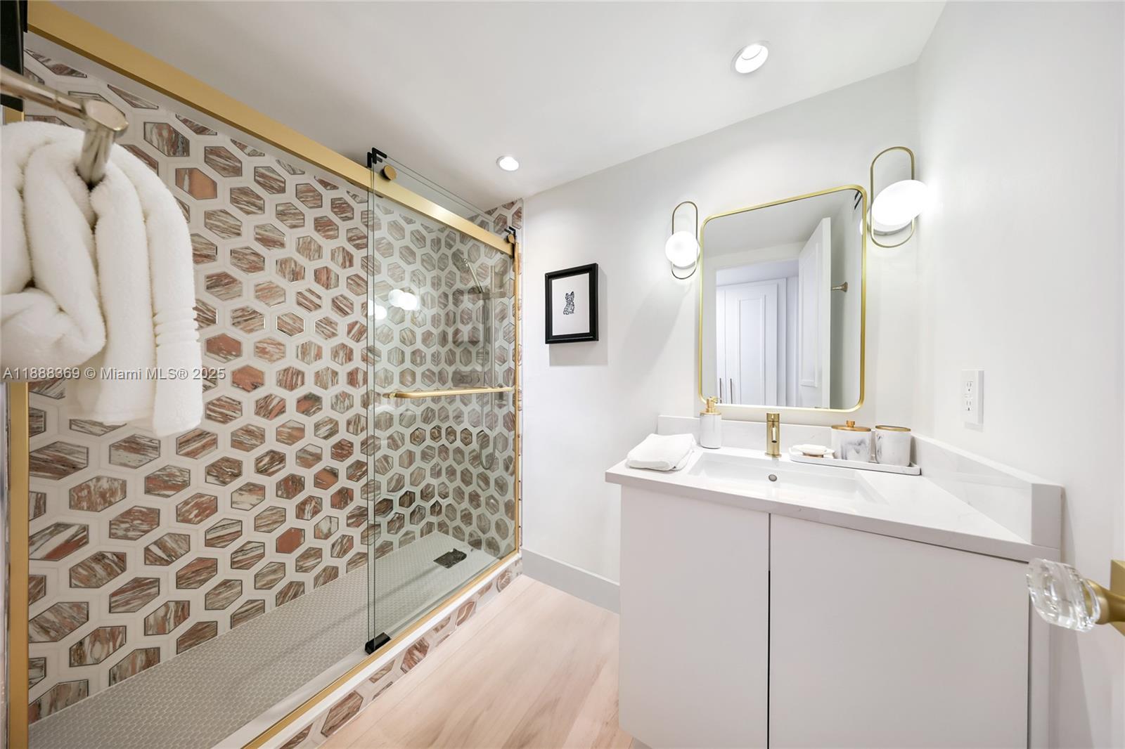 LINCOLN BAY TOWERS CONDO - Residential