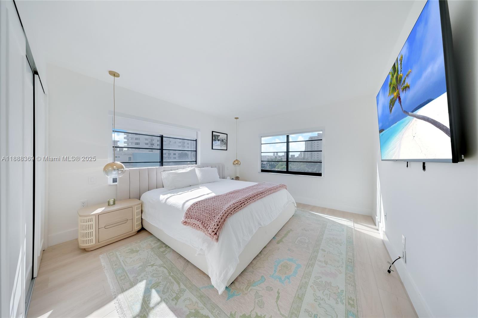 LINCOLN BAY TOWERS CONDO - Residential